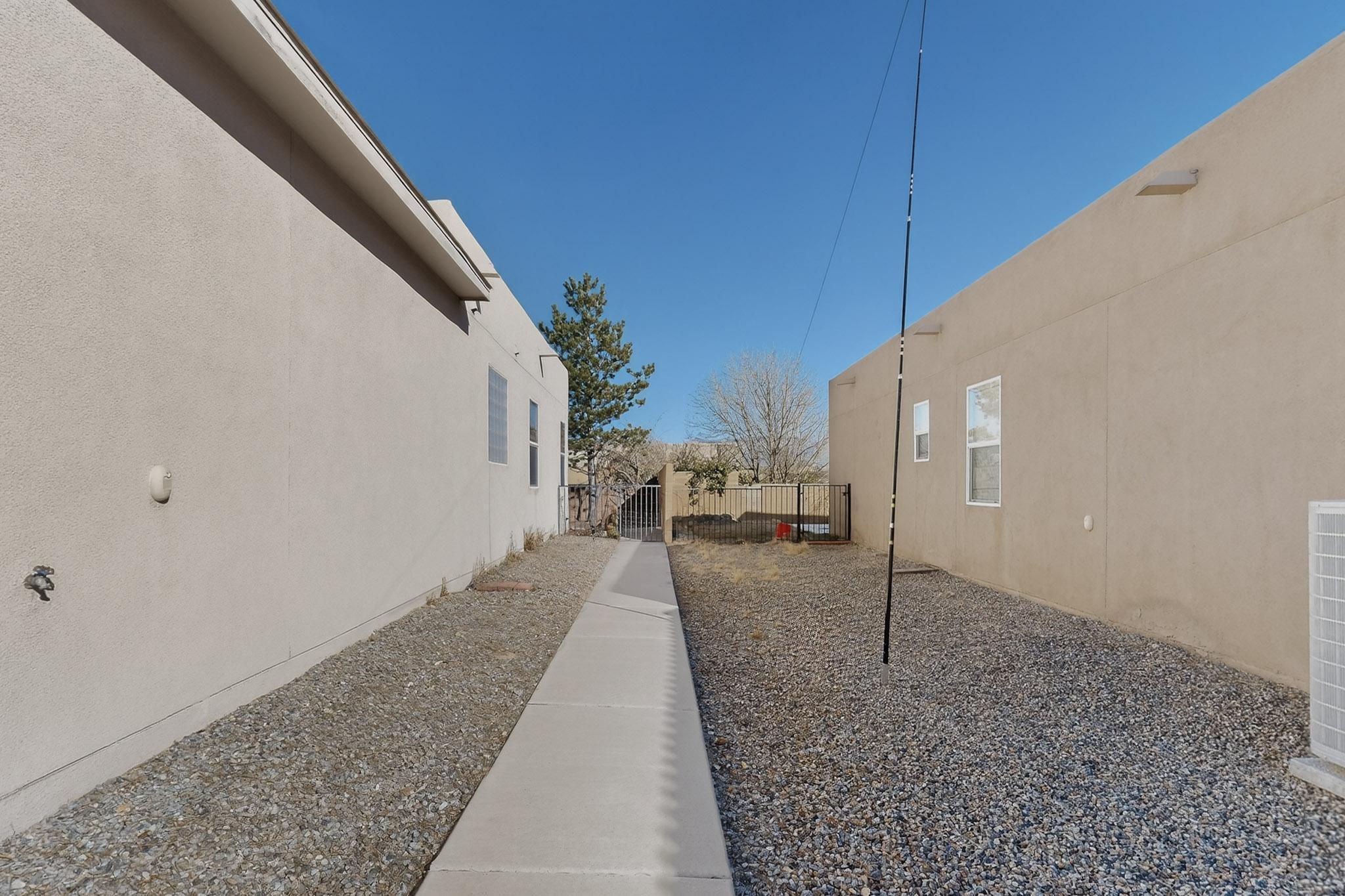 1924 Tapatio Street SE
