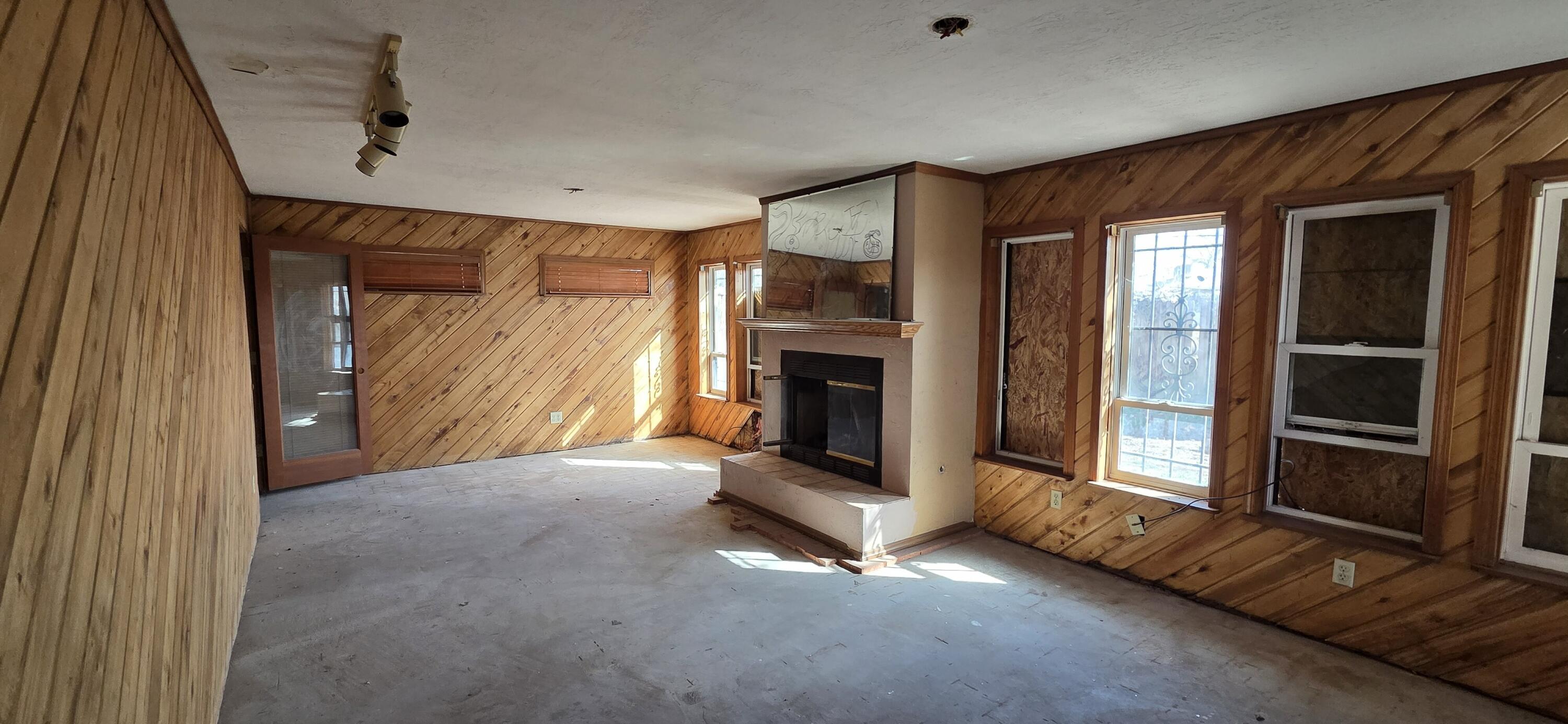 8110 Robin Avenue NE