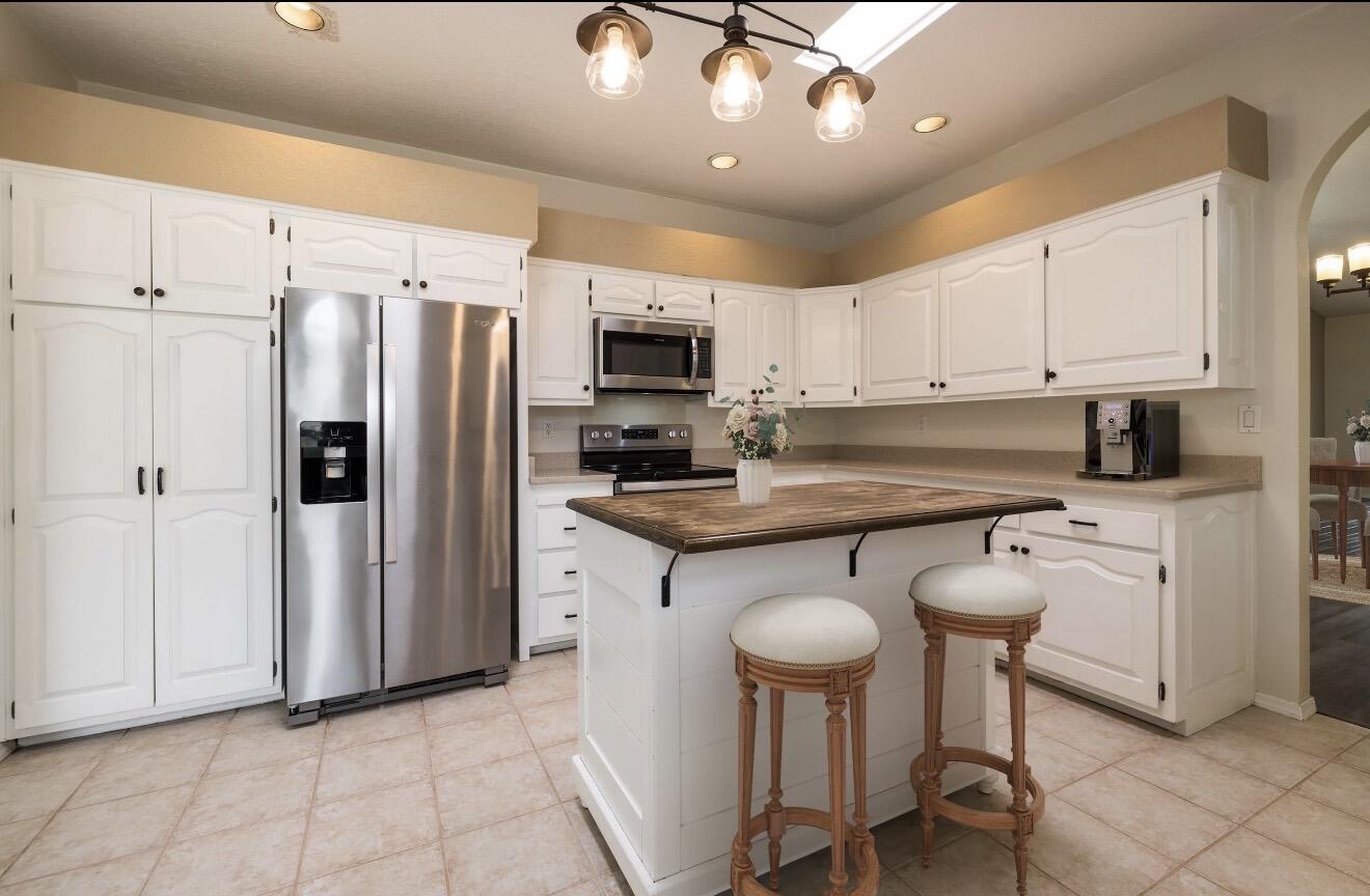 10800 N Malaguena Lane NE