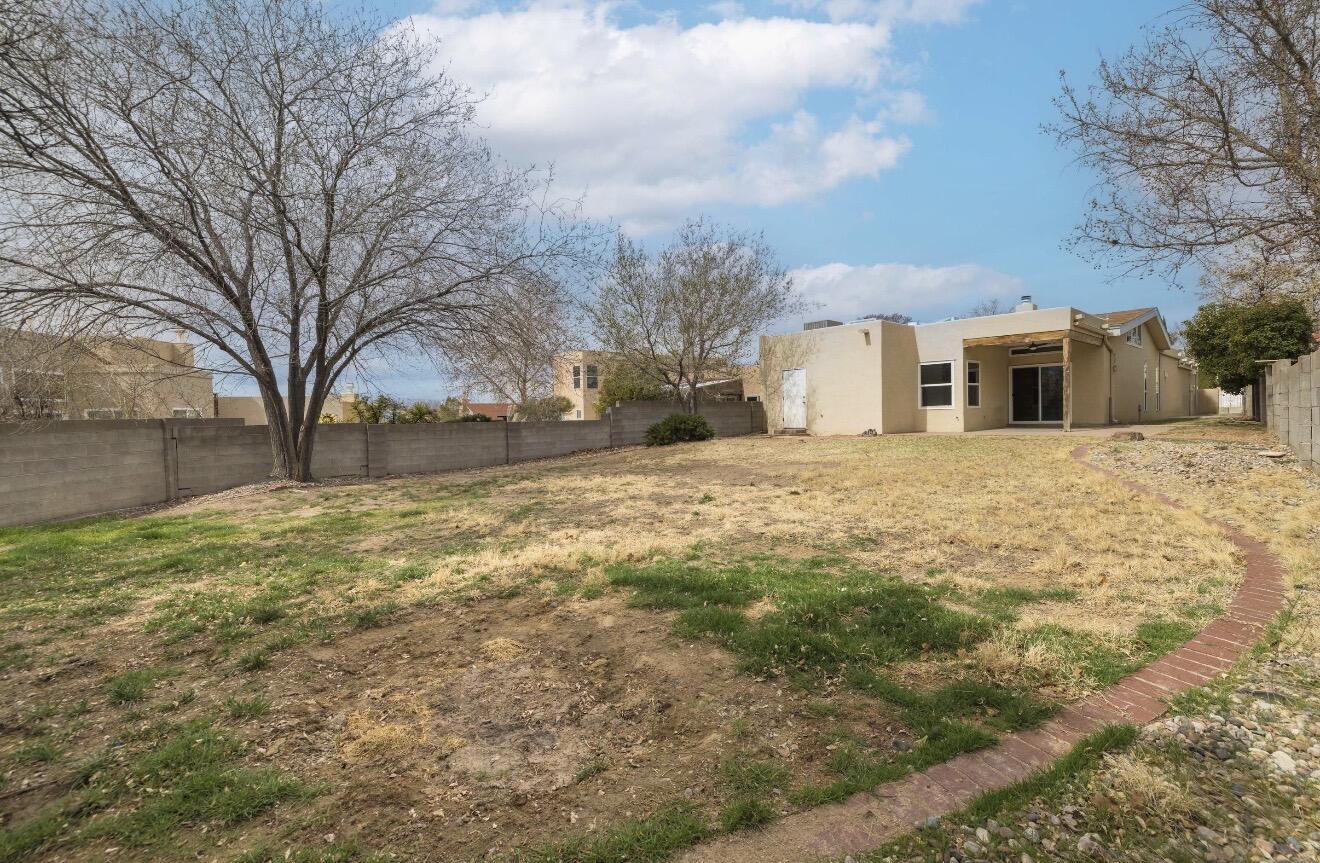 10800 N Malaguena Lane NE