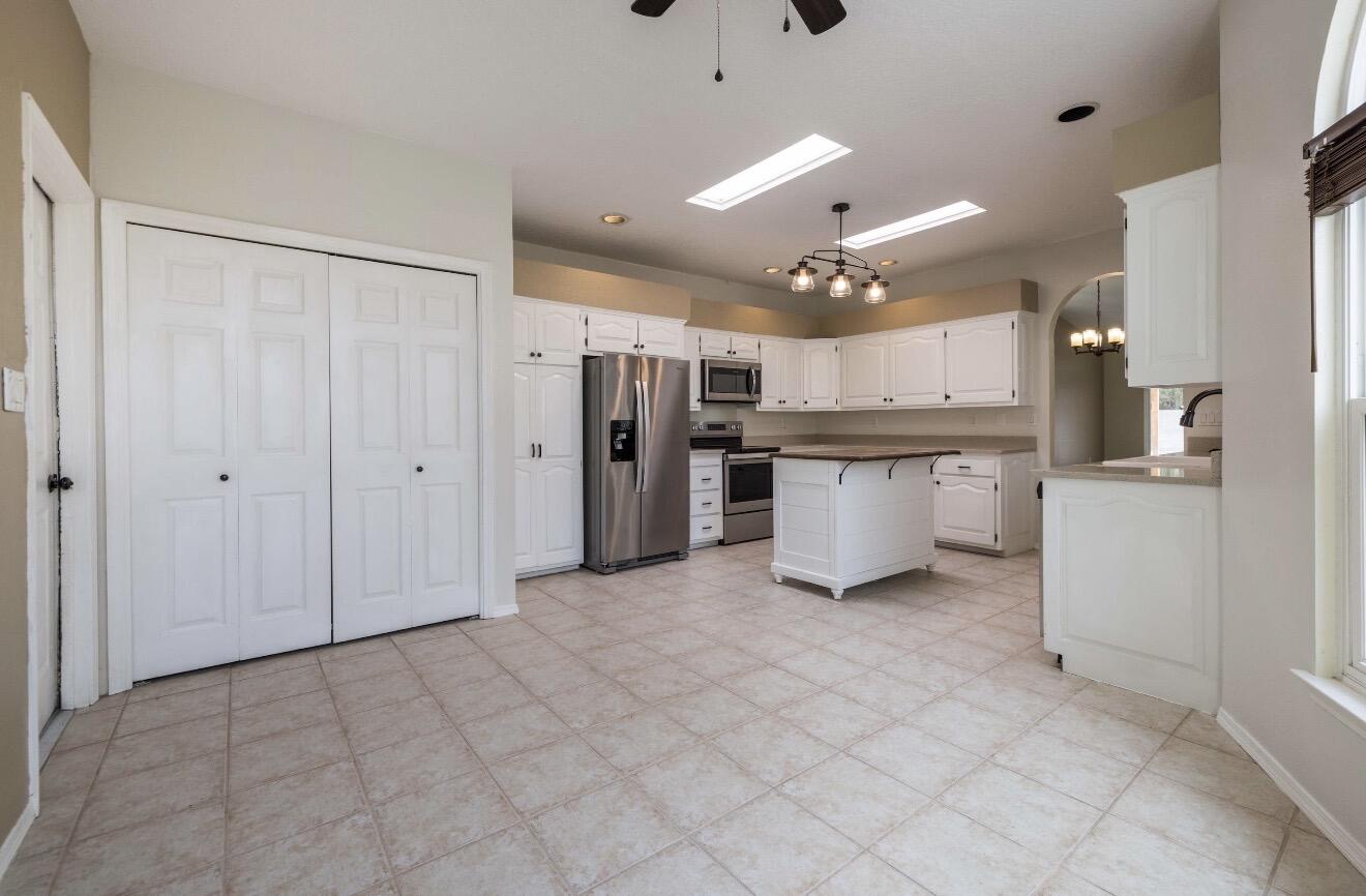 10800 N Malaguena Lane NE