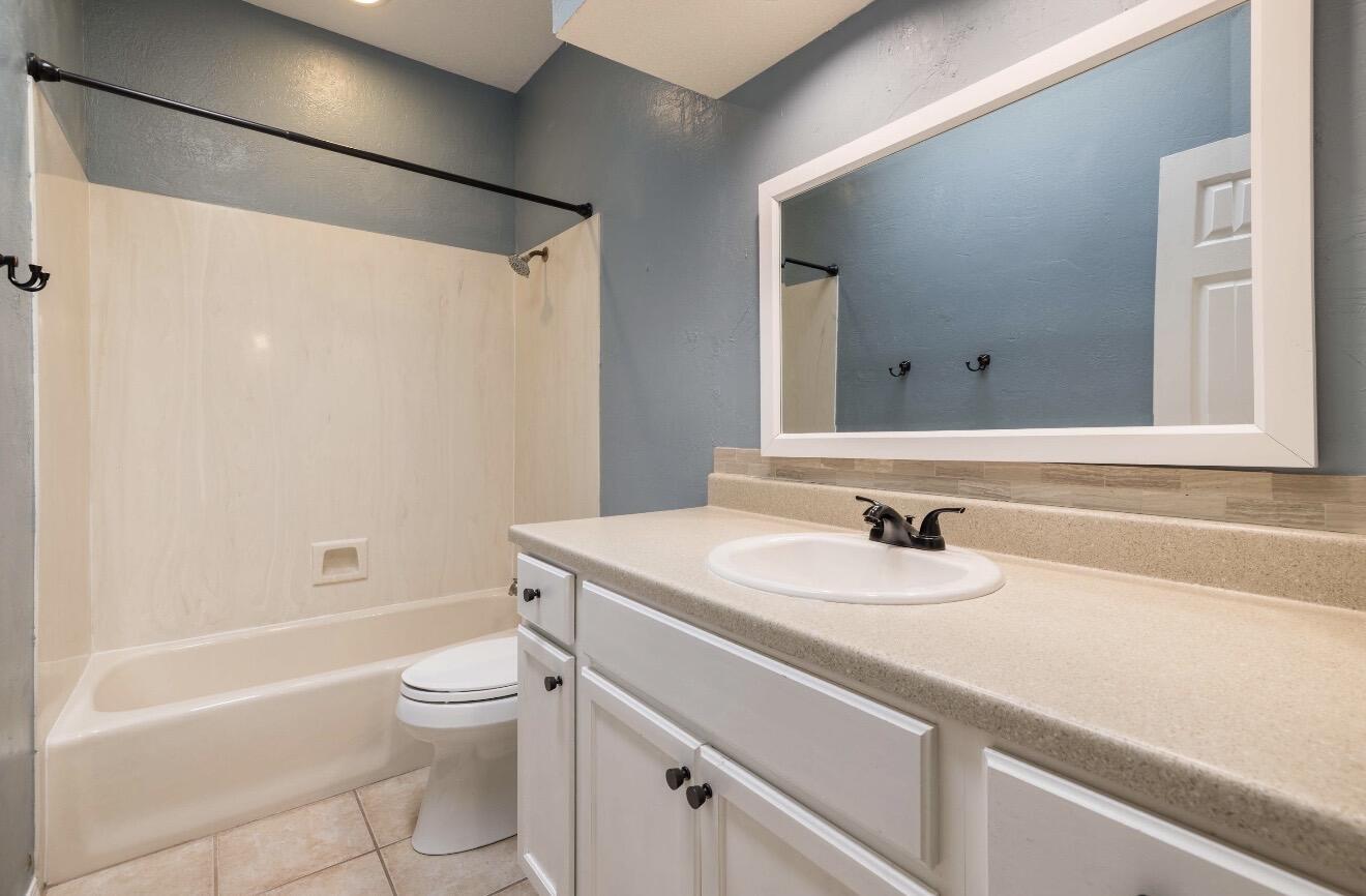 10800 N Malaguena Lane NE