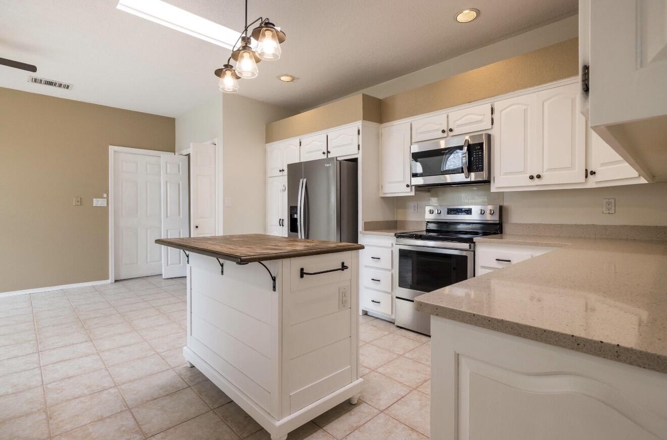 10800 N Malaguena Lane NE