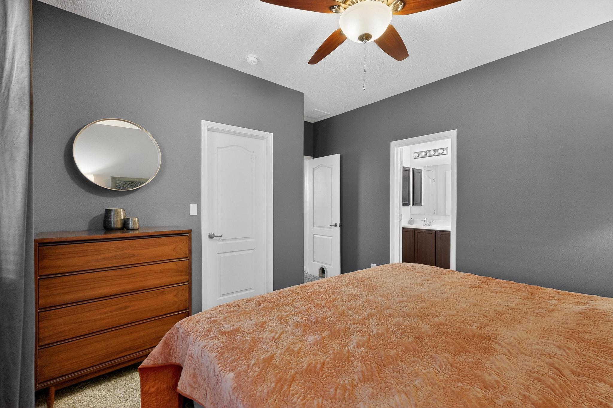 2149 Vista De Colinas Drive SE