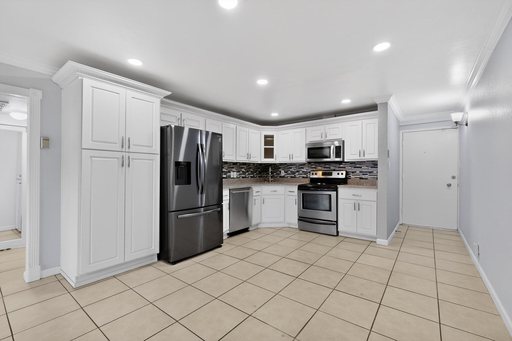 1100 Alvarado Drive SE APT 104