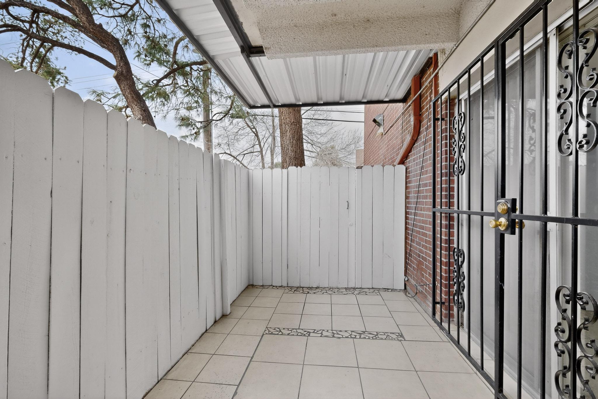 1100 Alvarado Drive SE APT 104