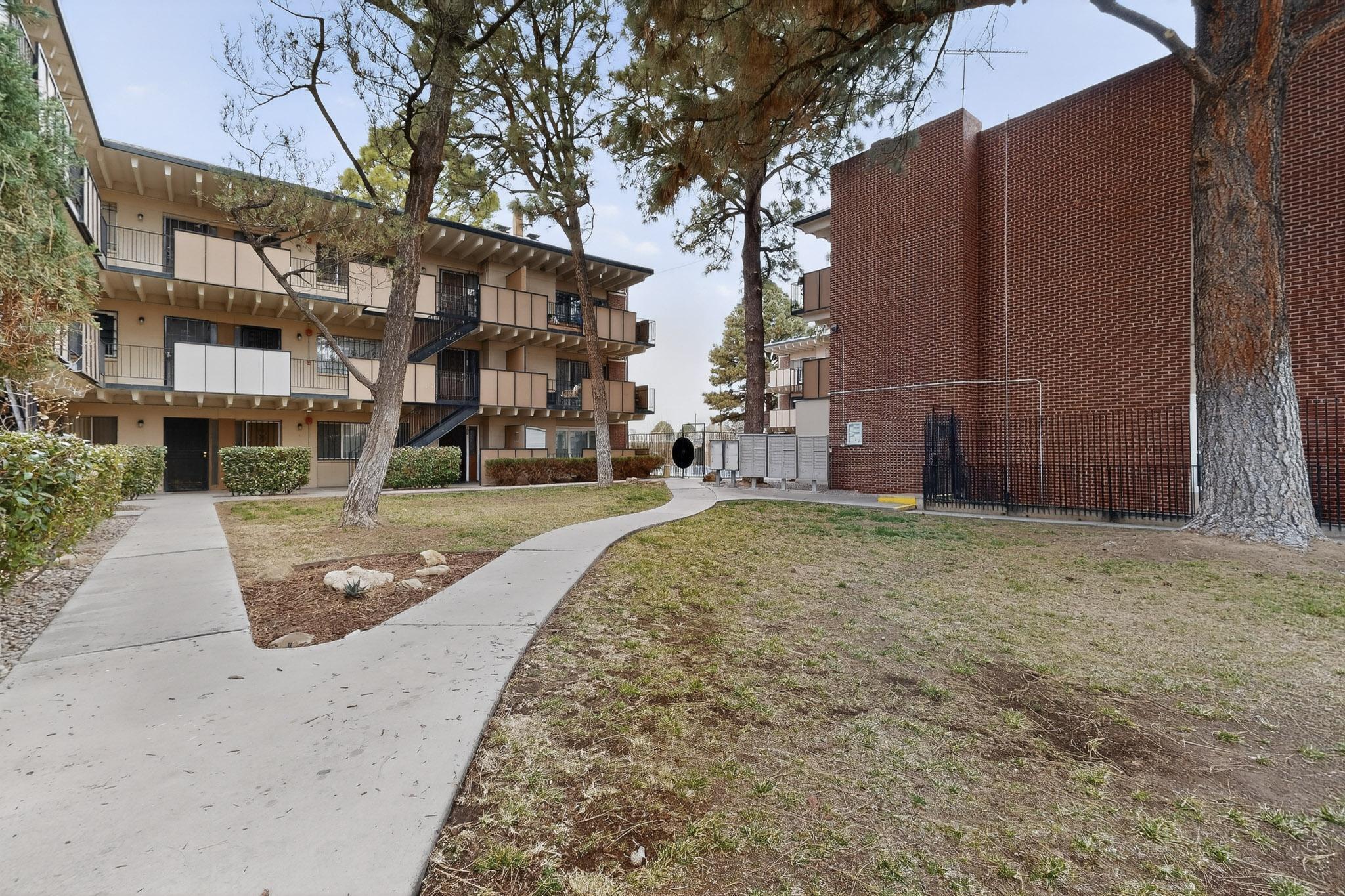 1100 Alvarado Drive SE APT 104