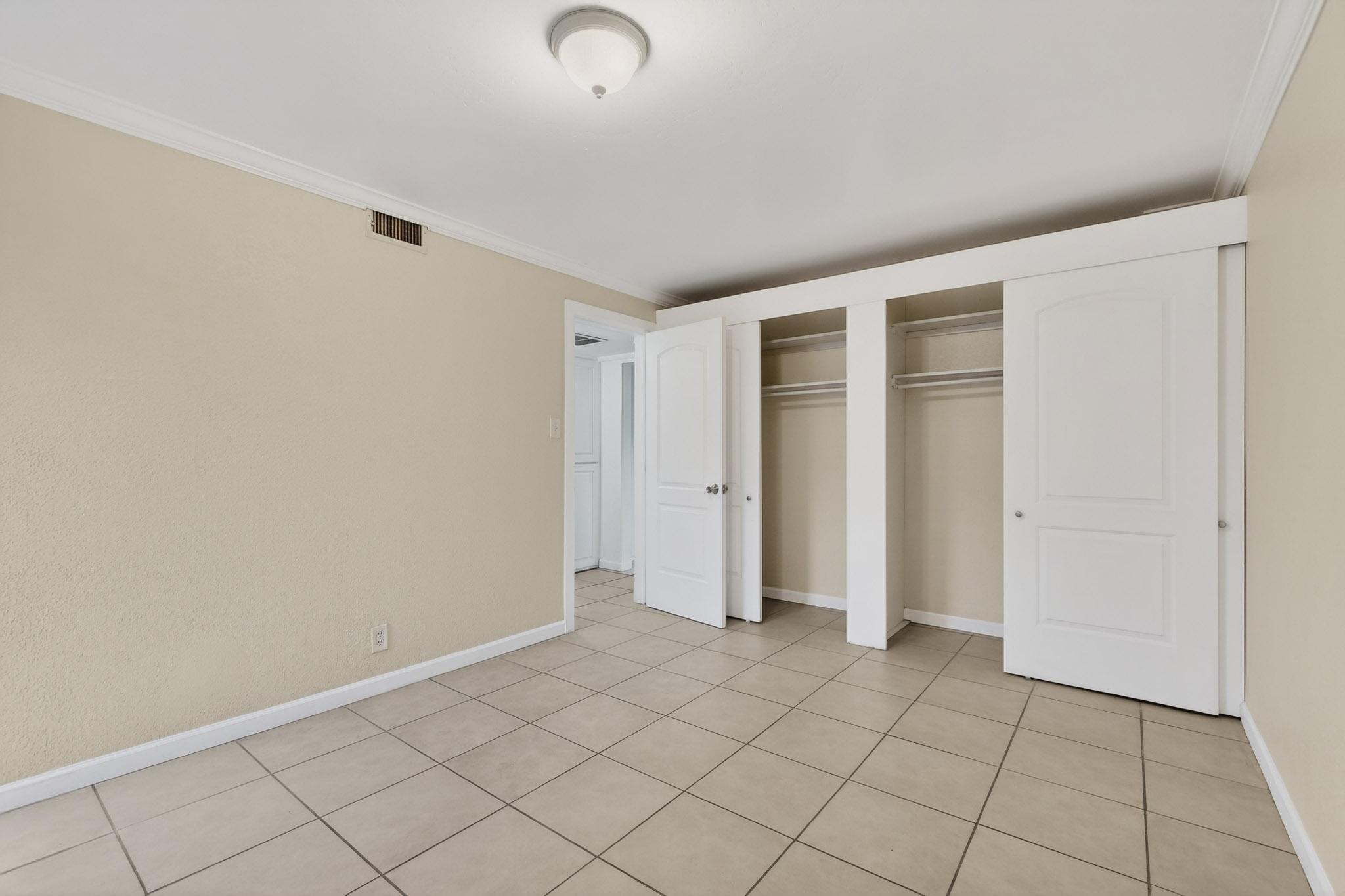 1100 Alvarado Drive SE APT 104