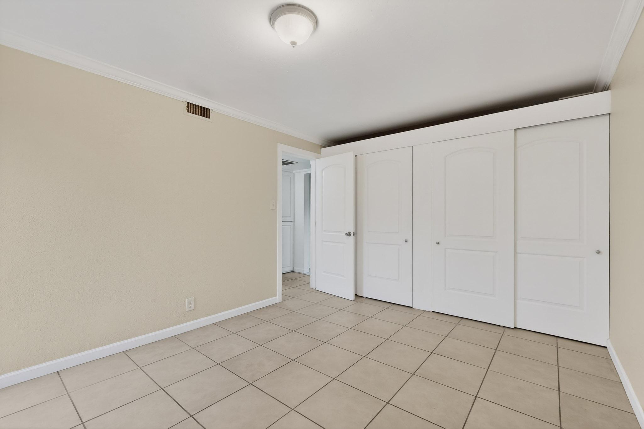 1100 Alvarado Drive SE APT 104