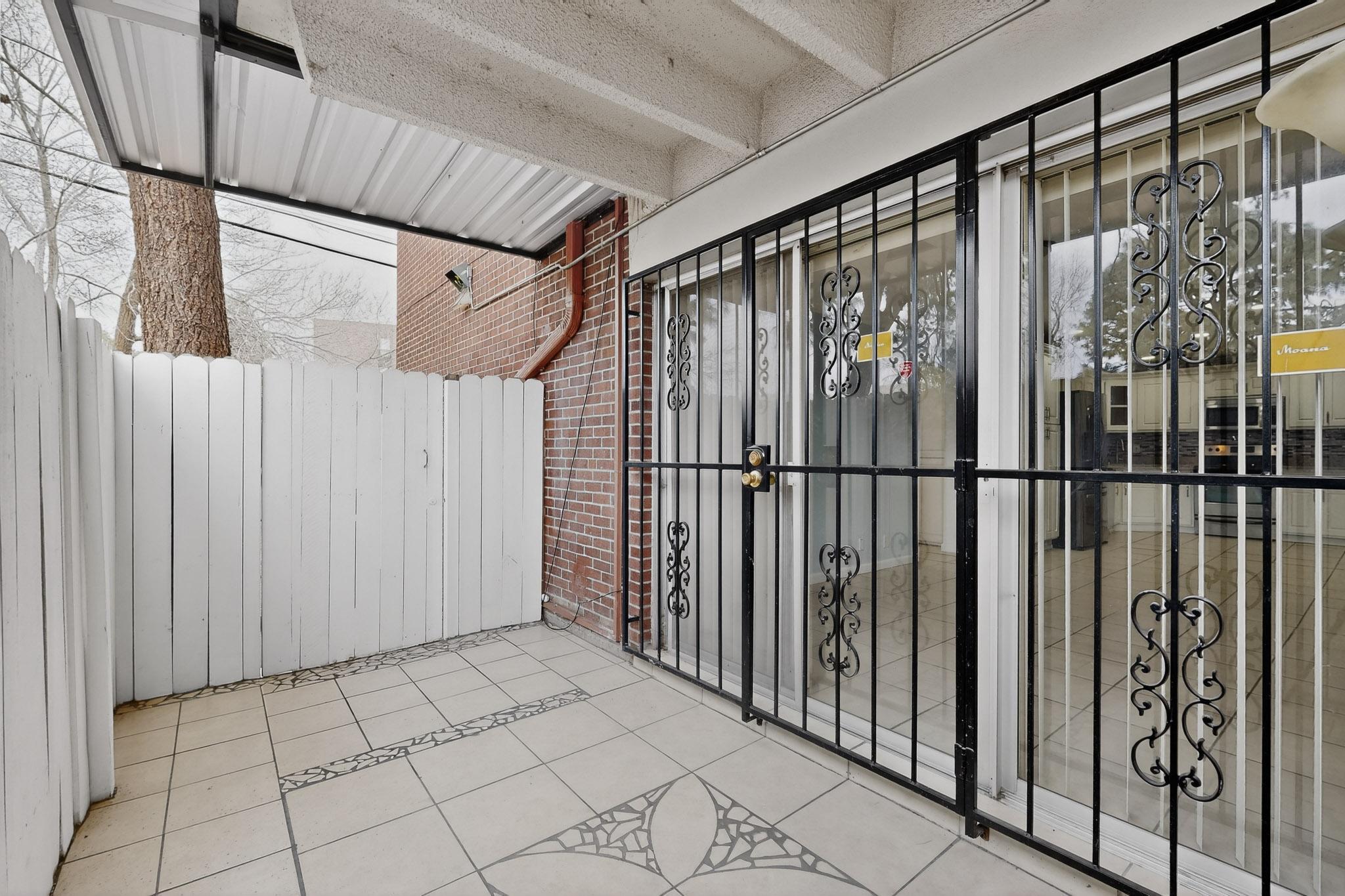 1100 Alvarado Drive SE APT 104