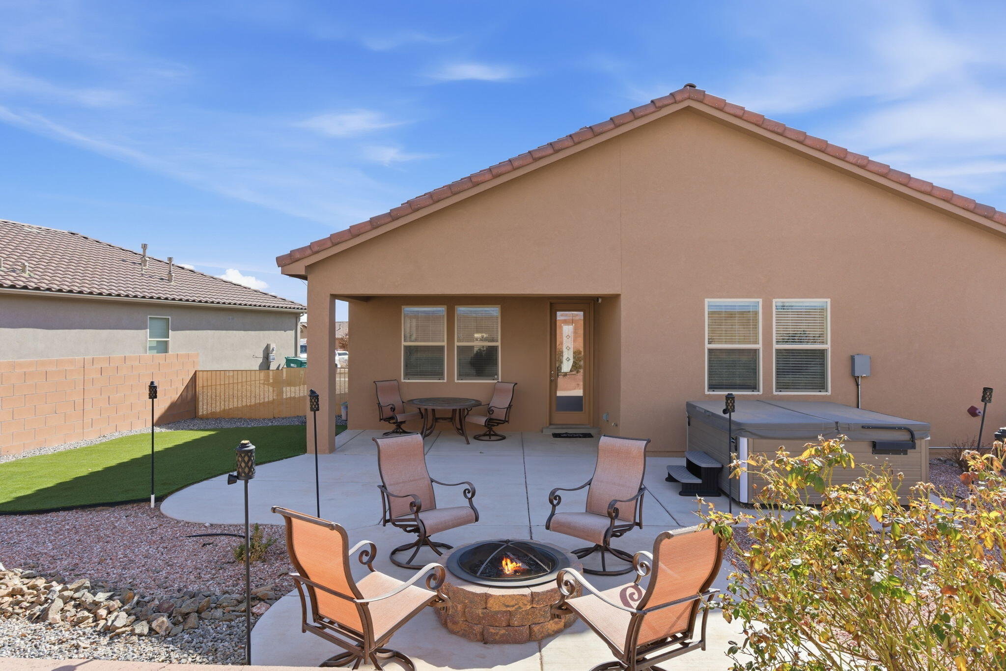 4509 Skyline Loop NE