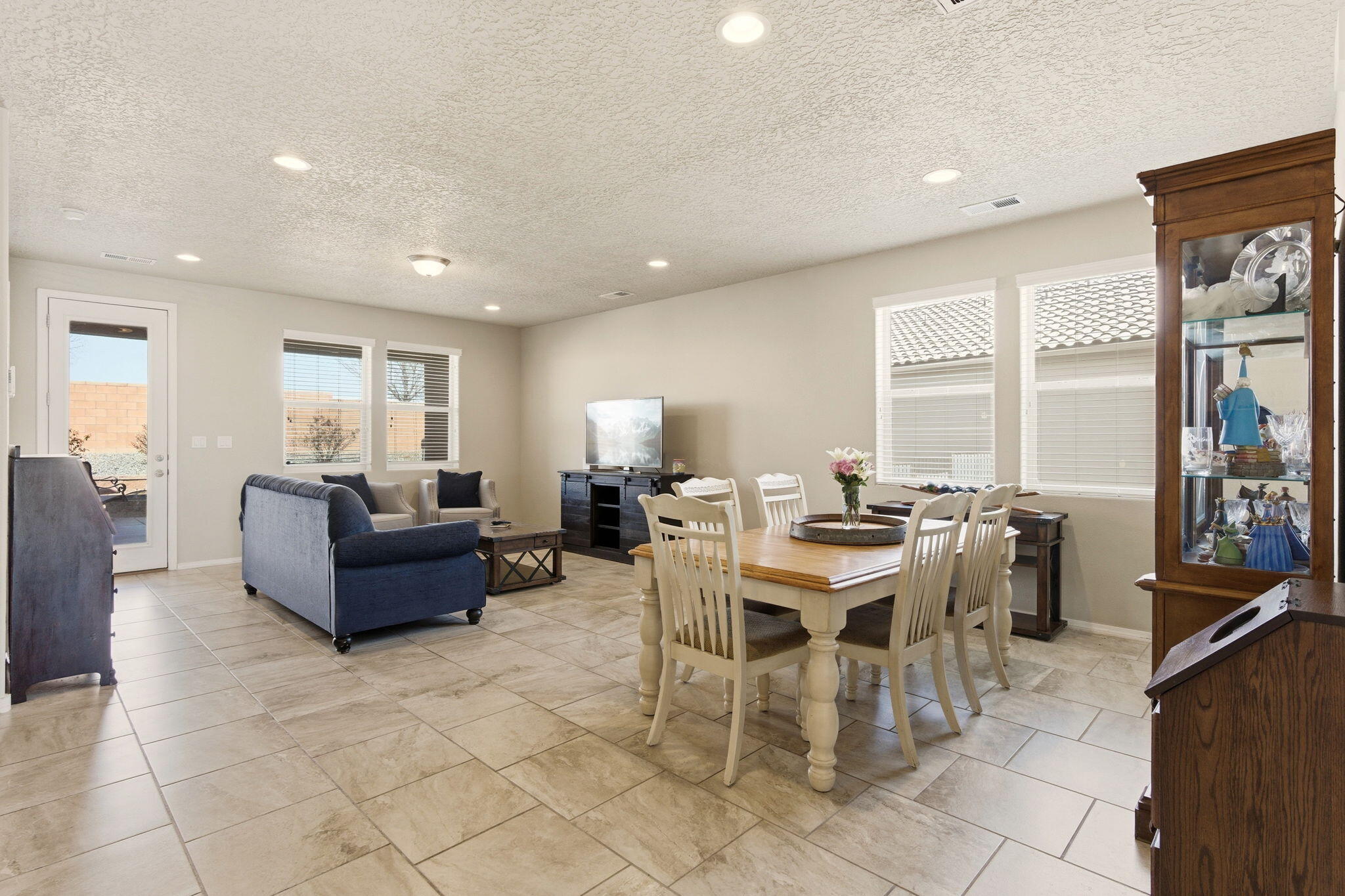 4509 Skyline Loop NE
