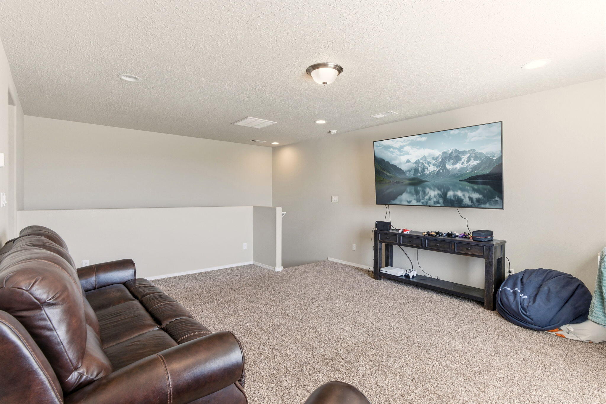 4509 Skyline Loop NE