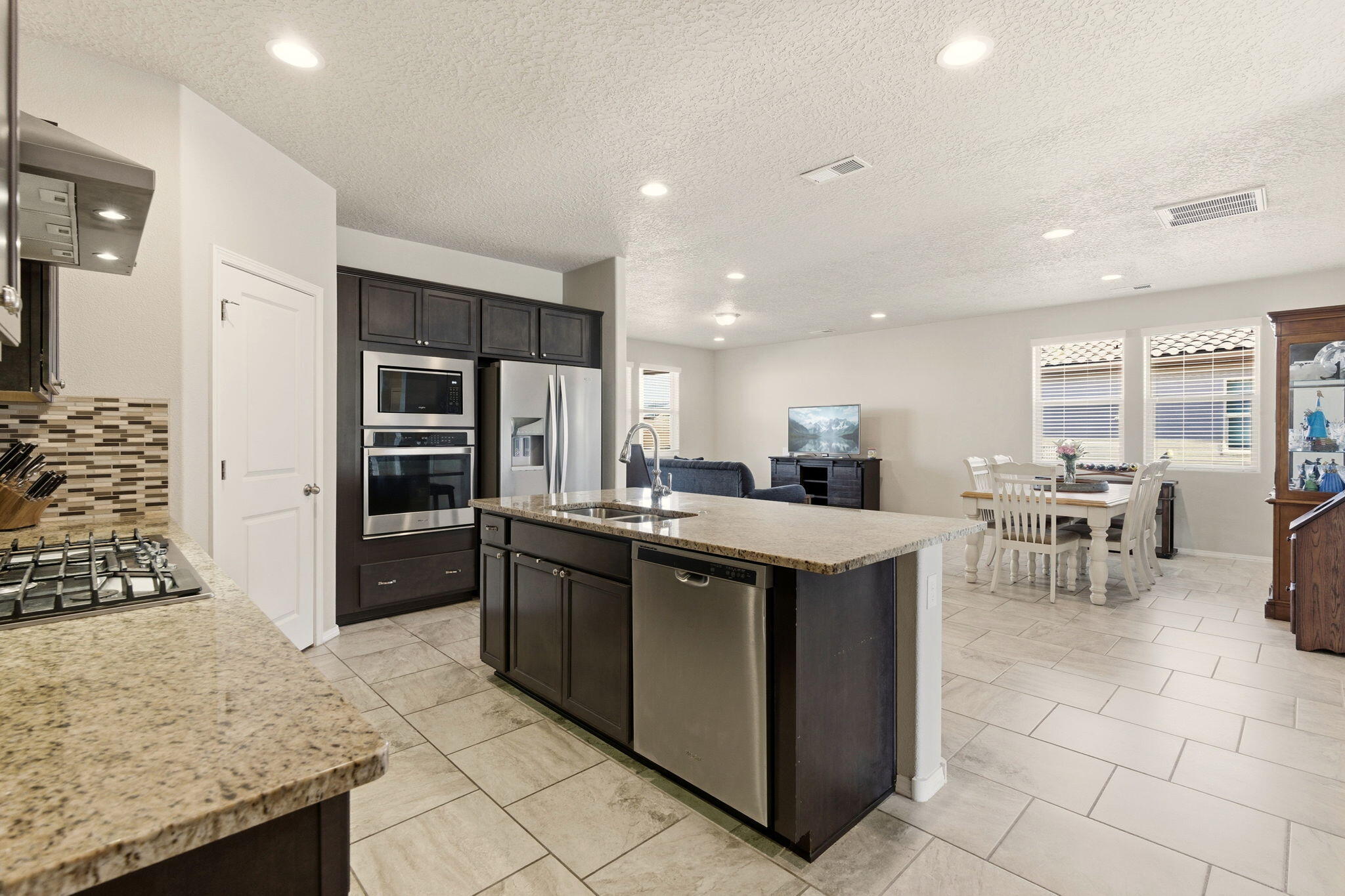 4509 Skyline Loop NE