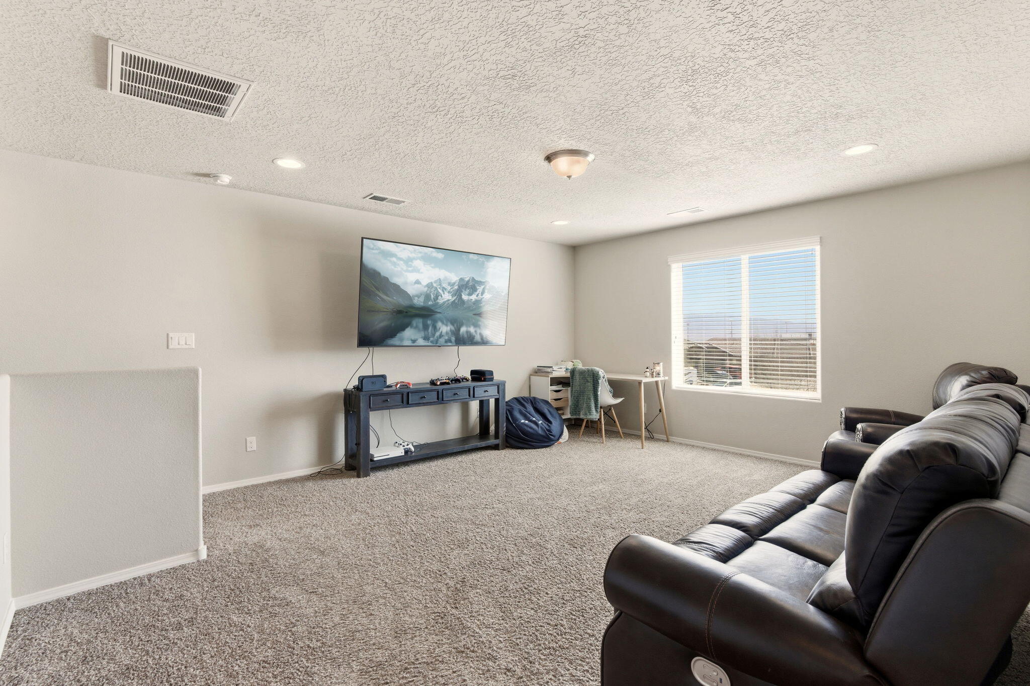 4509 Skyline Loop NE