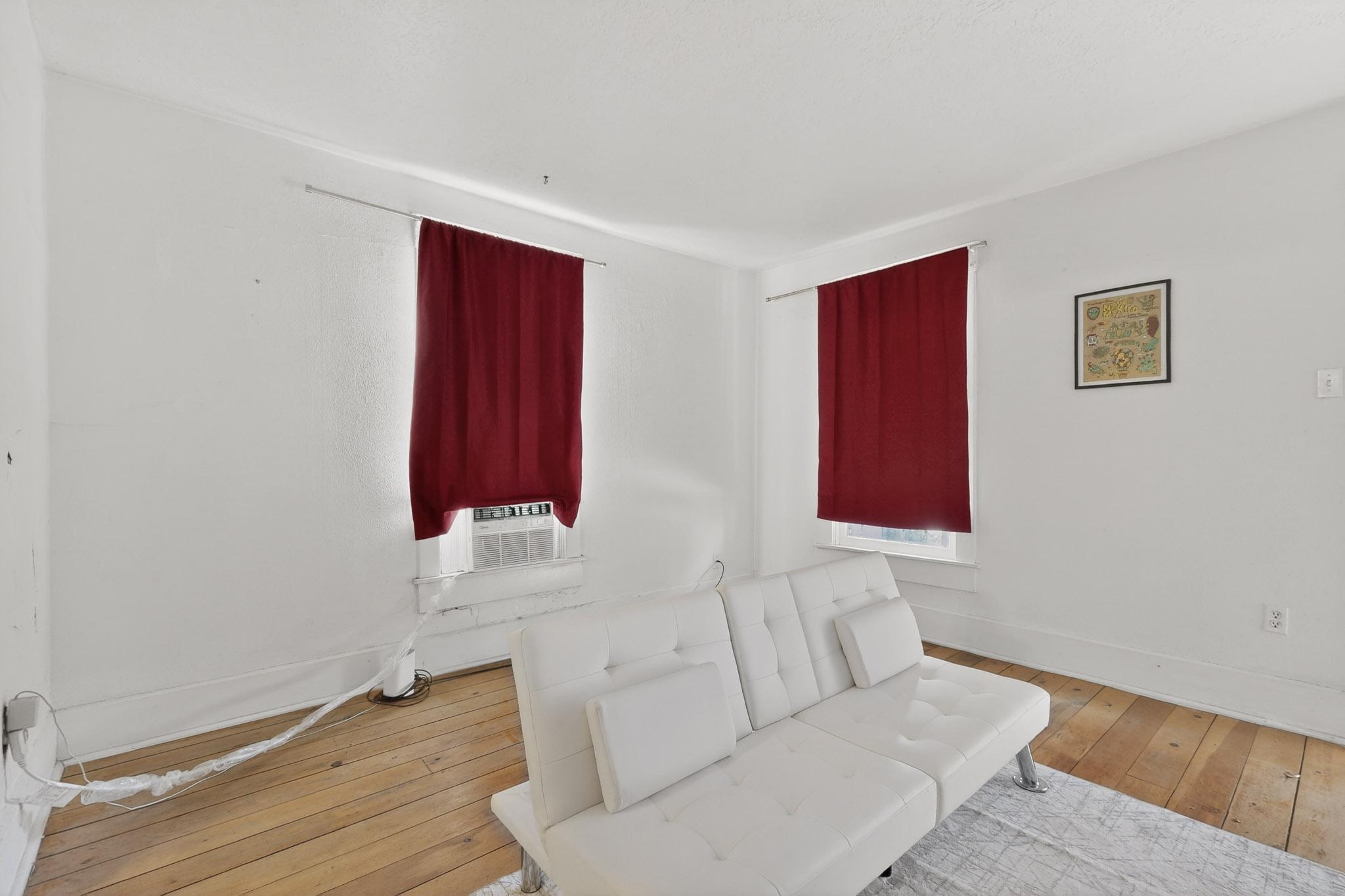 1204 Edith Boulevard SE