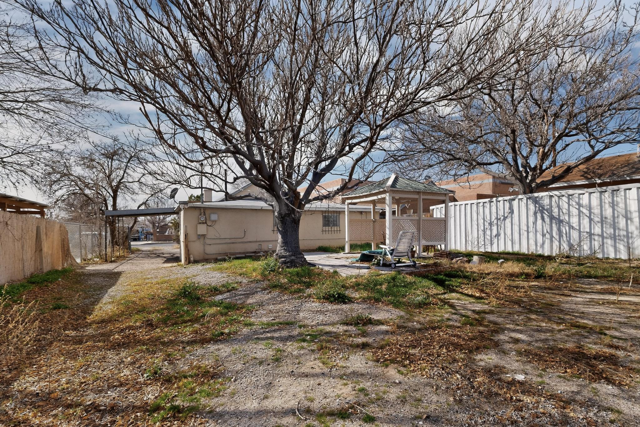 1204 Edith Boulevard SE