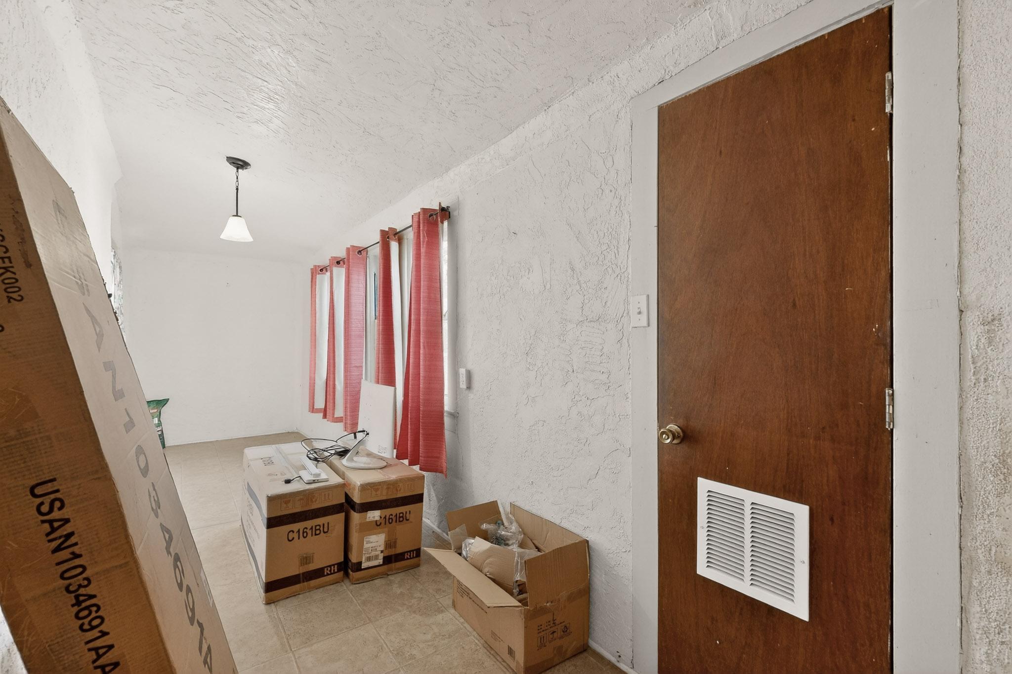 1204 Edith Boulevard SE