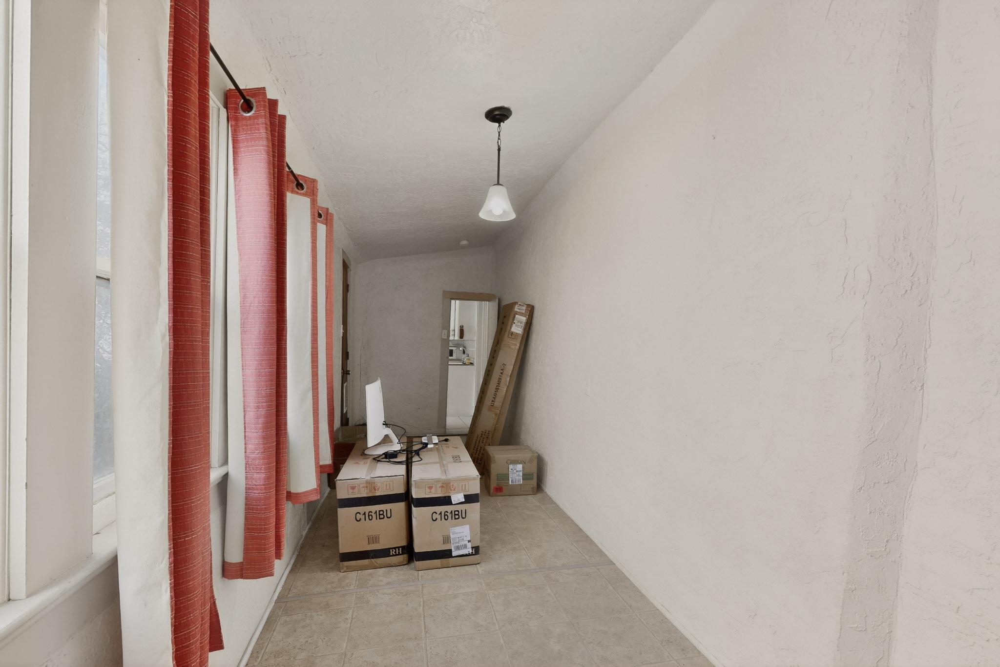 1204 Edith Boulevard SE