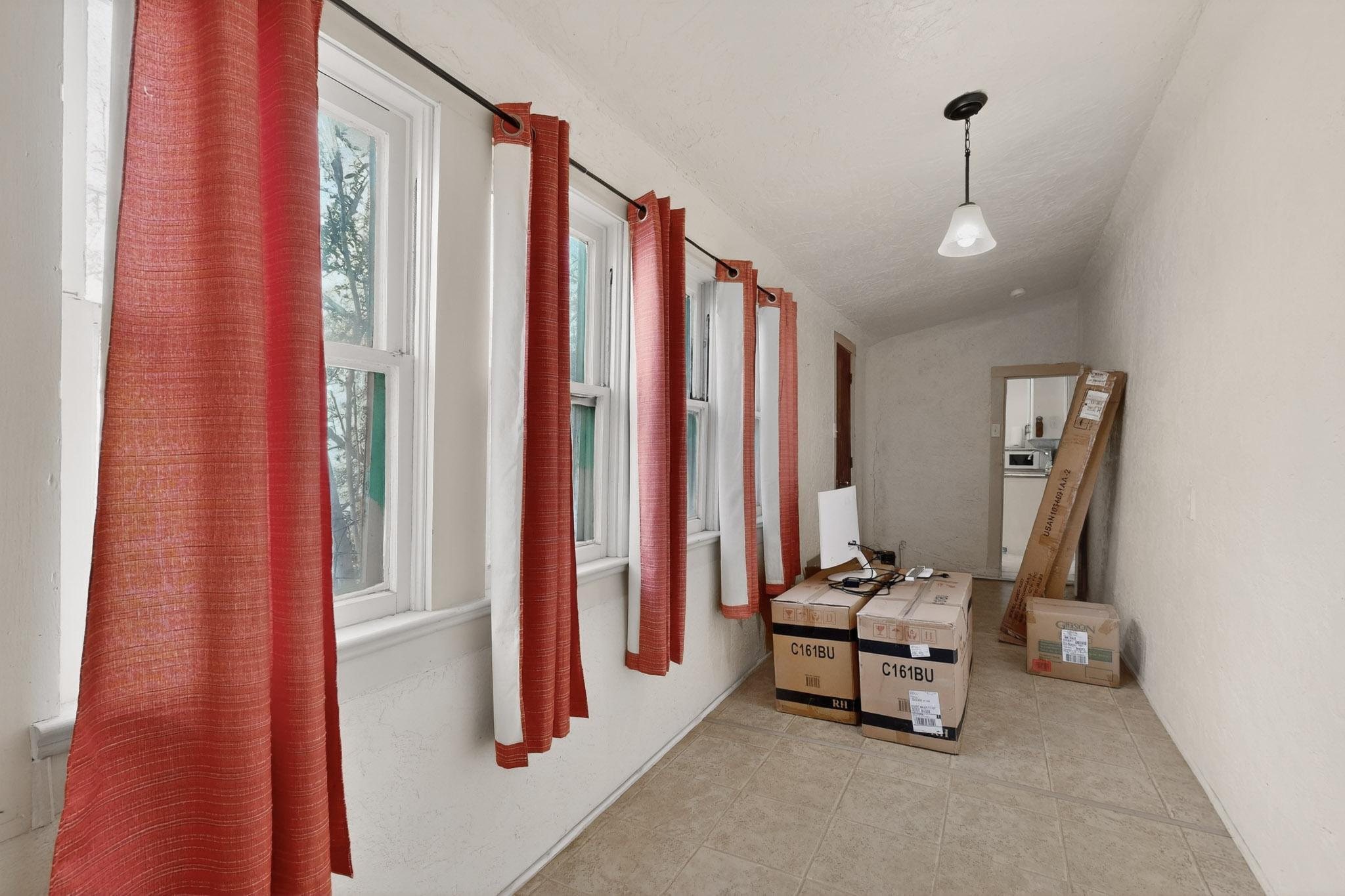 1204 Edith Boulevard SE