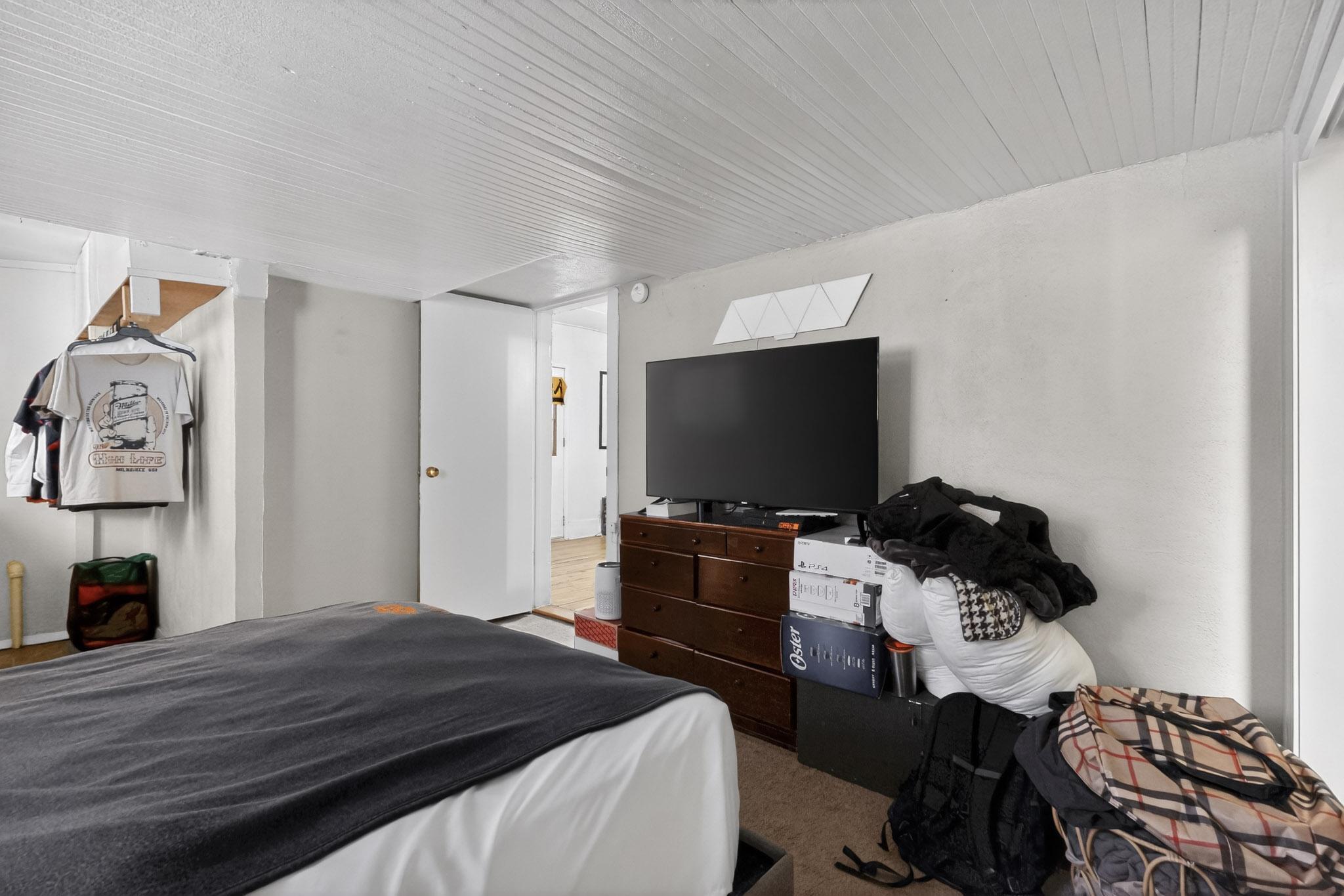 1204 Edith Boulevard SE