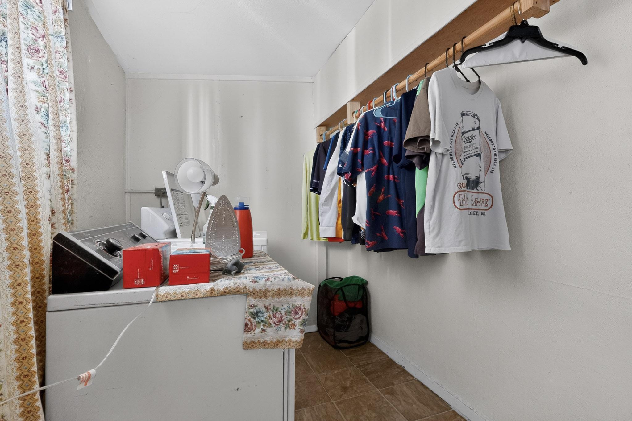 1204 Edith Boulevard SE