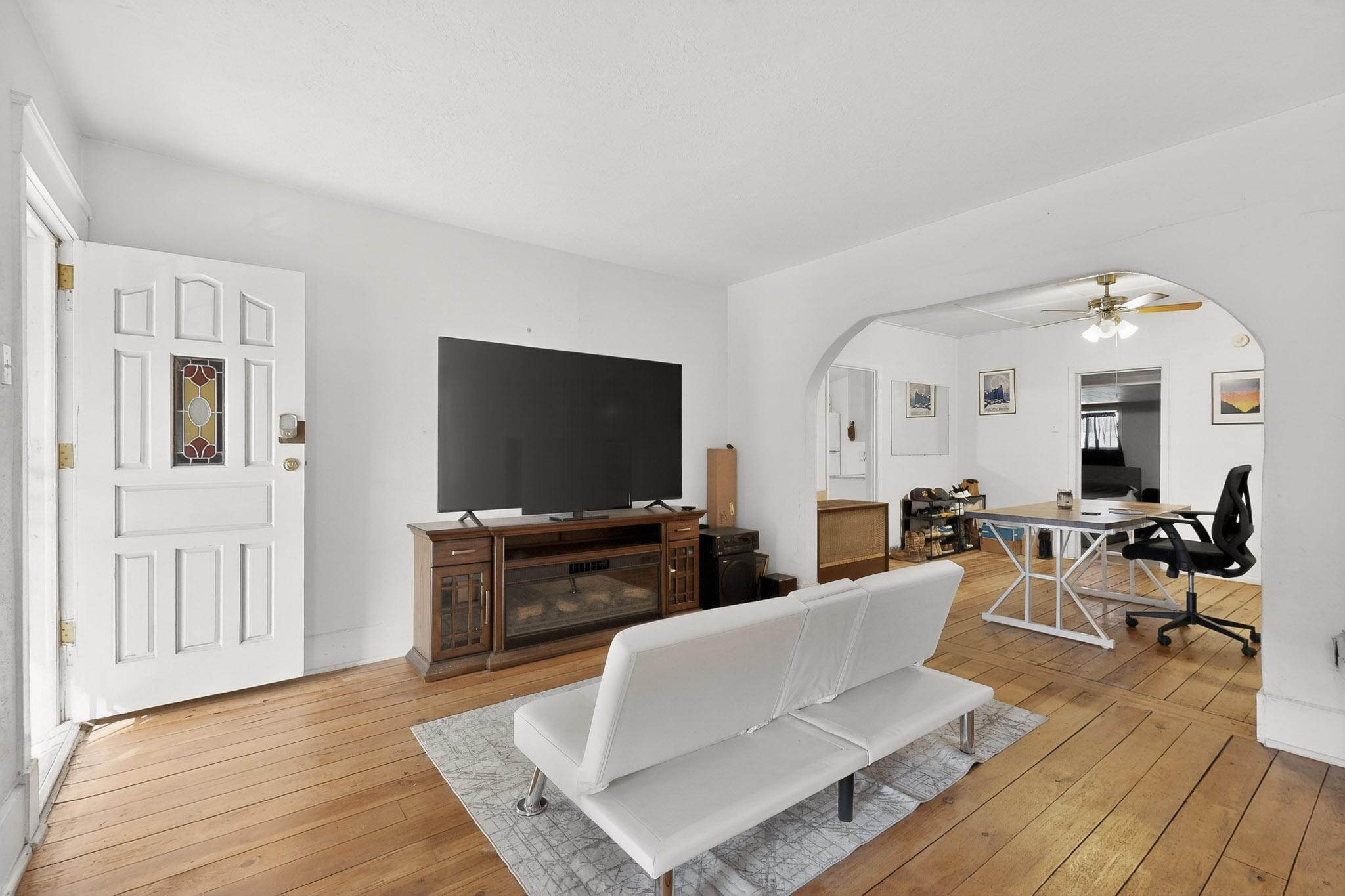 1204 Edith Boulevard SE