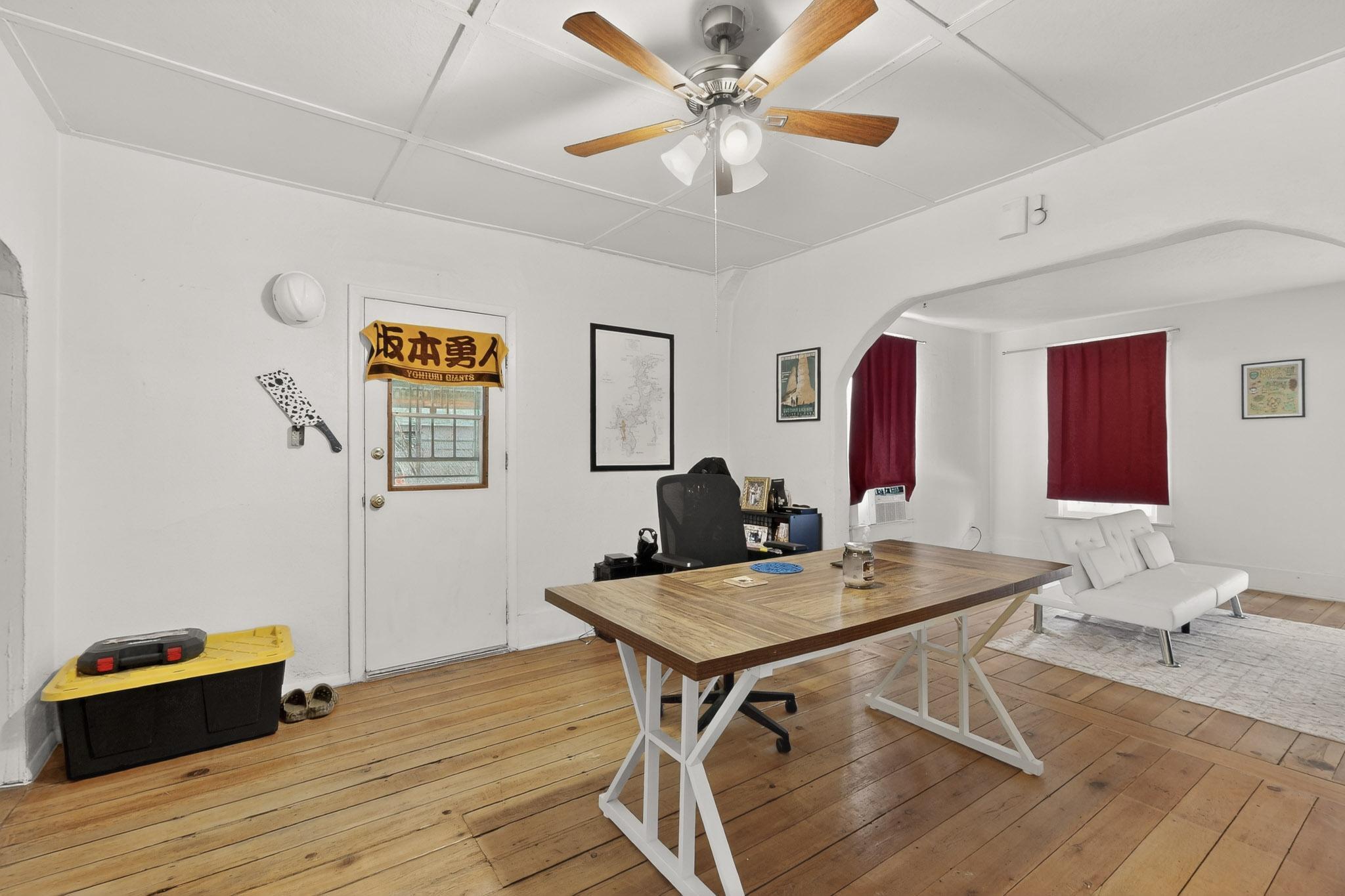 1204 Edith Boulevard SE