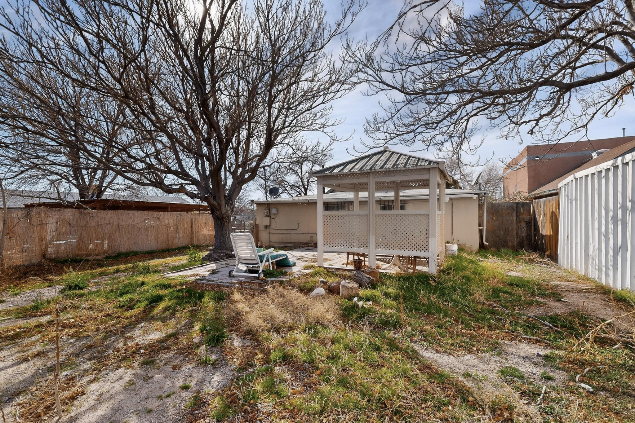 1204 Edith Boulevard SE