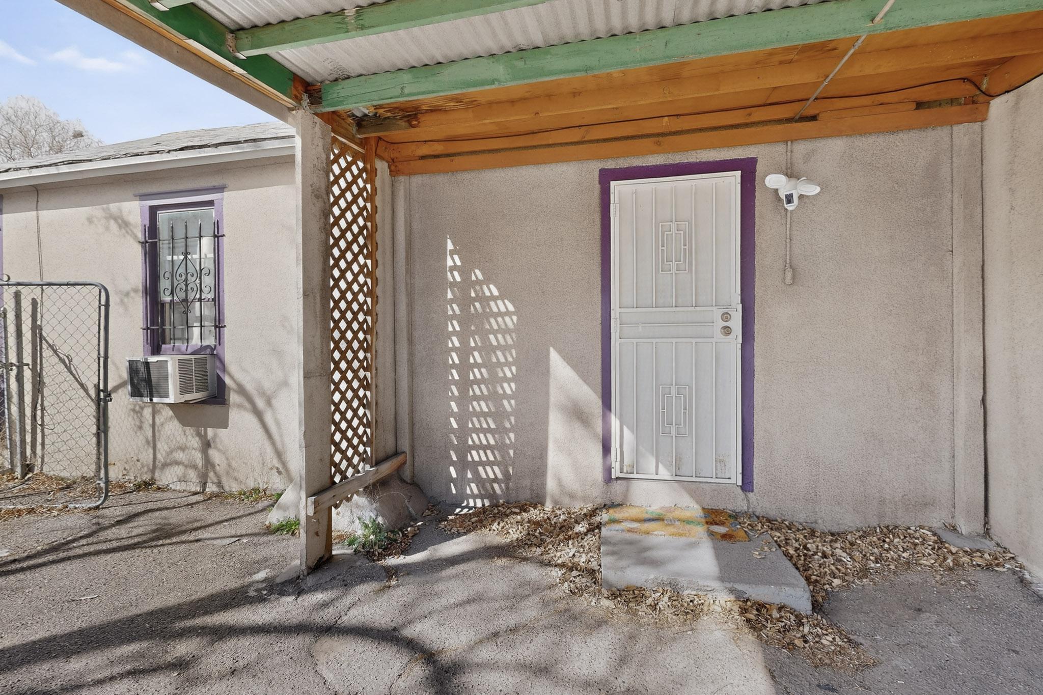 1204 Edith Boulevard SE