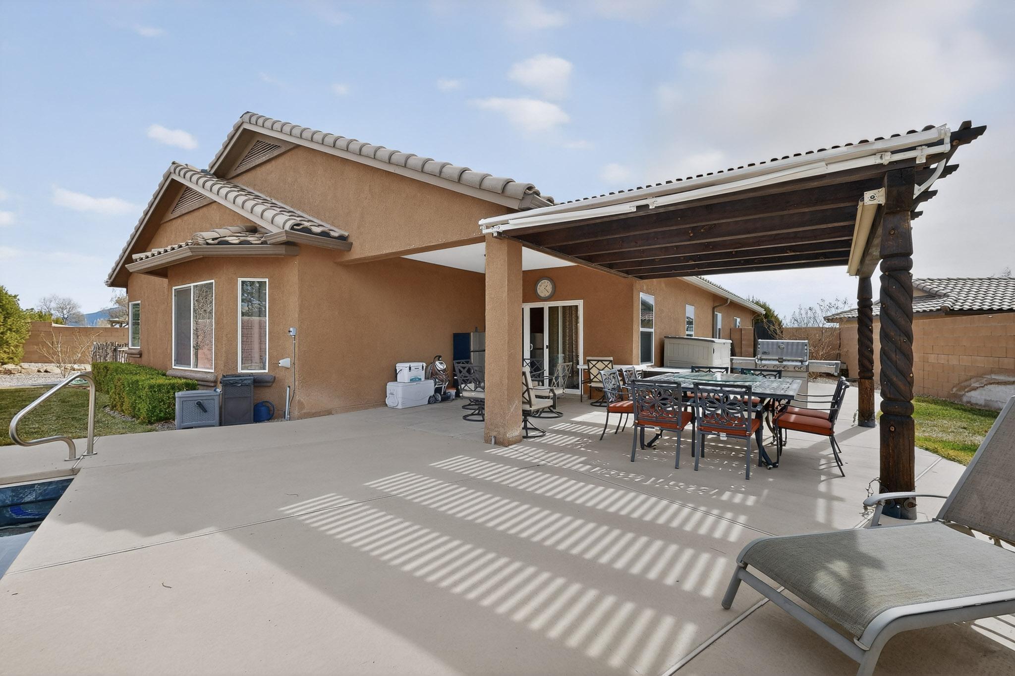 4021 Paseo Vista Place NE