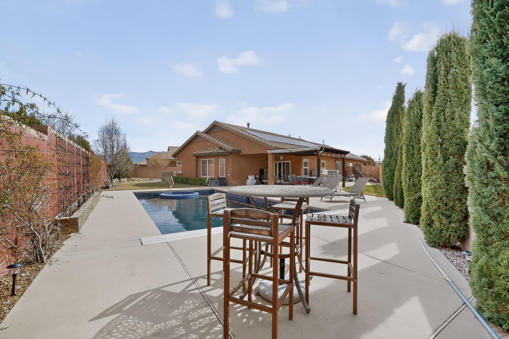 4021 Paseo Vista Place NE