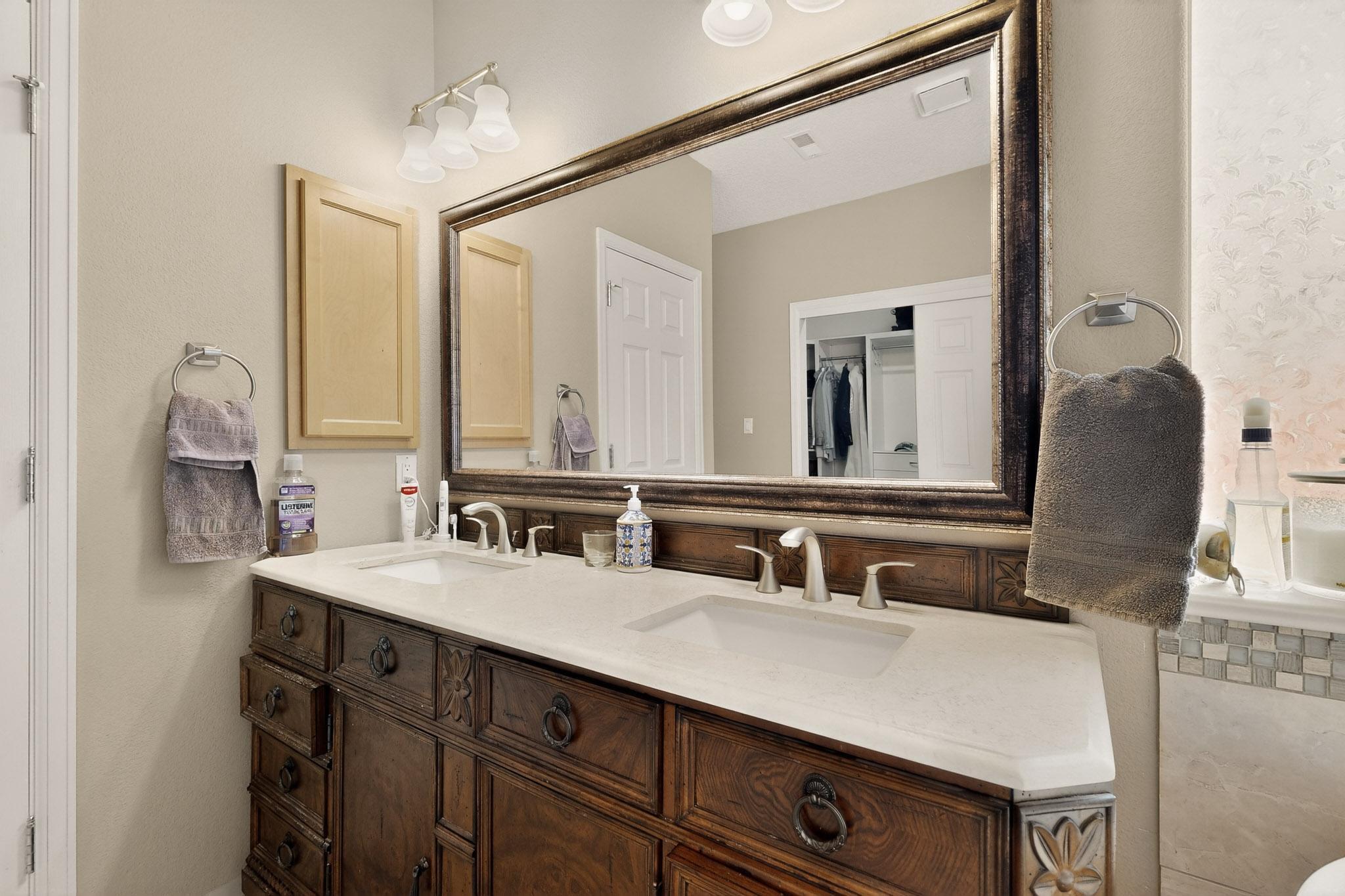 4021 Paseo Vista Place NE