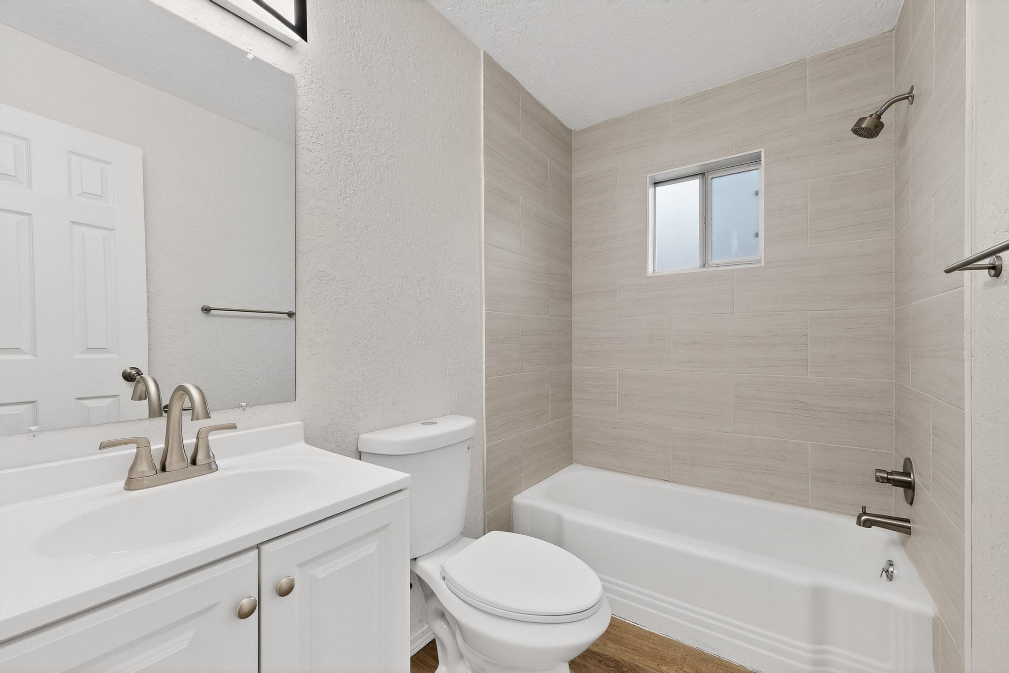 8320 Trumbull Avenue SE