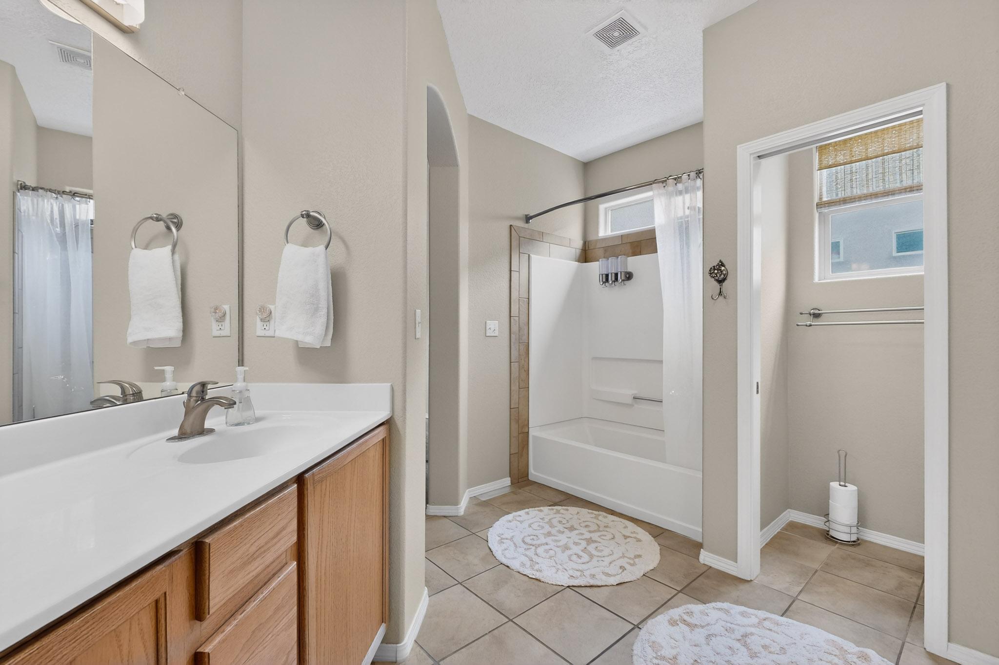 7712 Calle Carisma NE