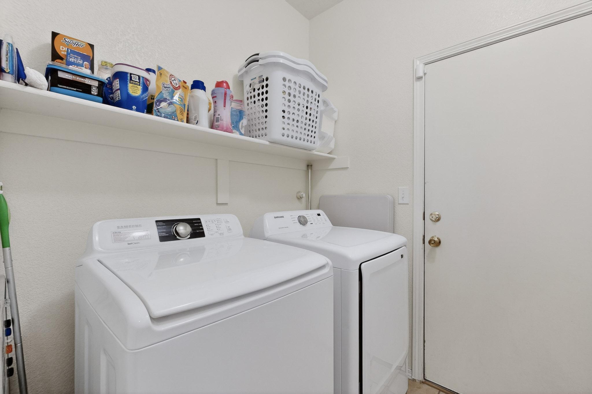 7712 Calle Carisma NE