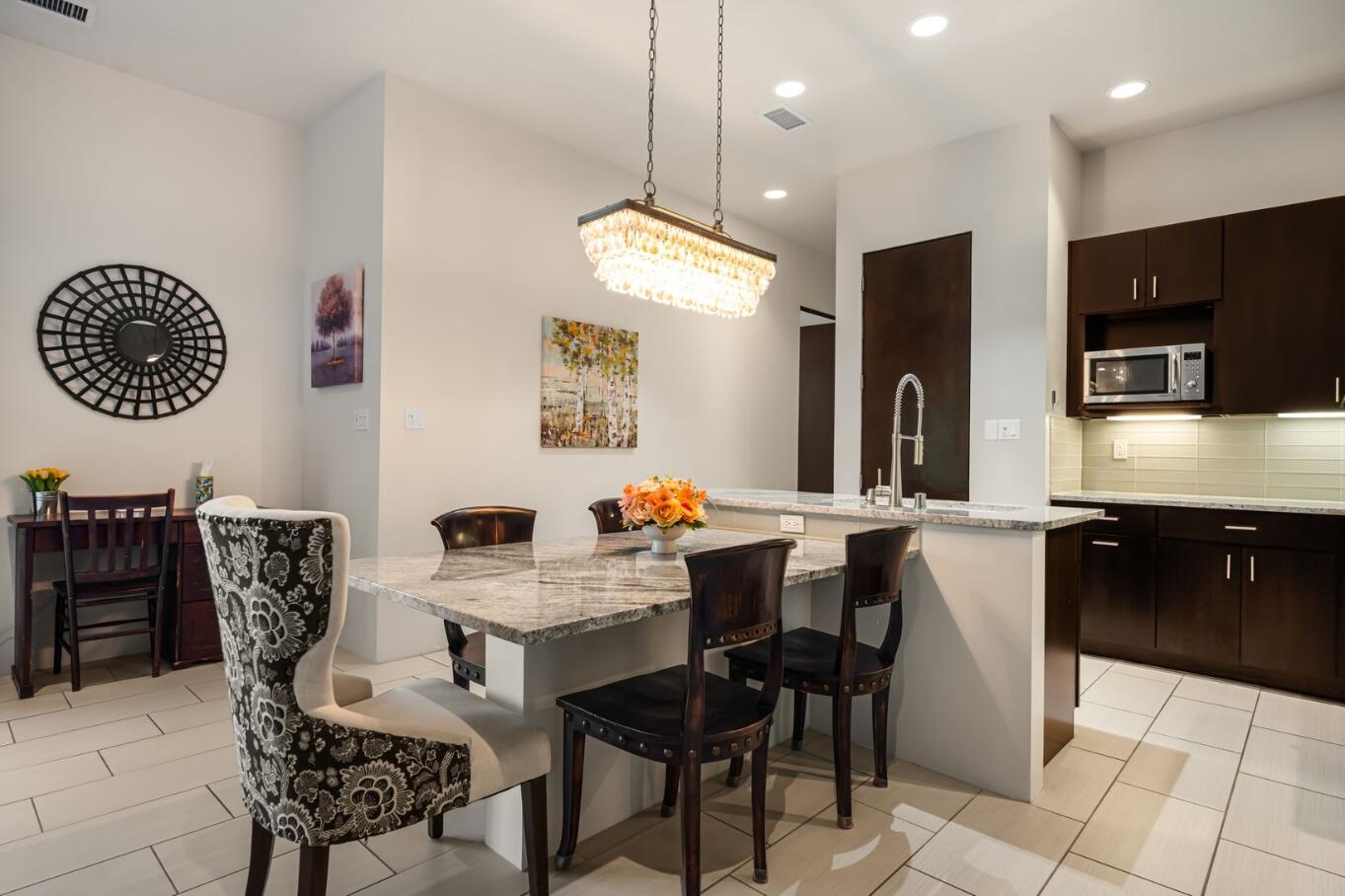 5763 University Boulevard SE