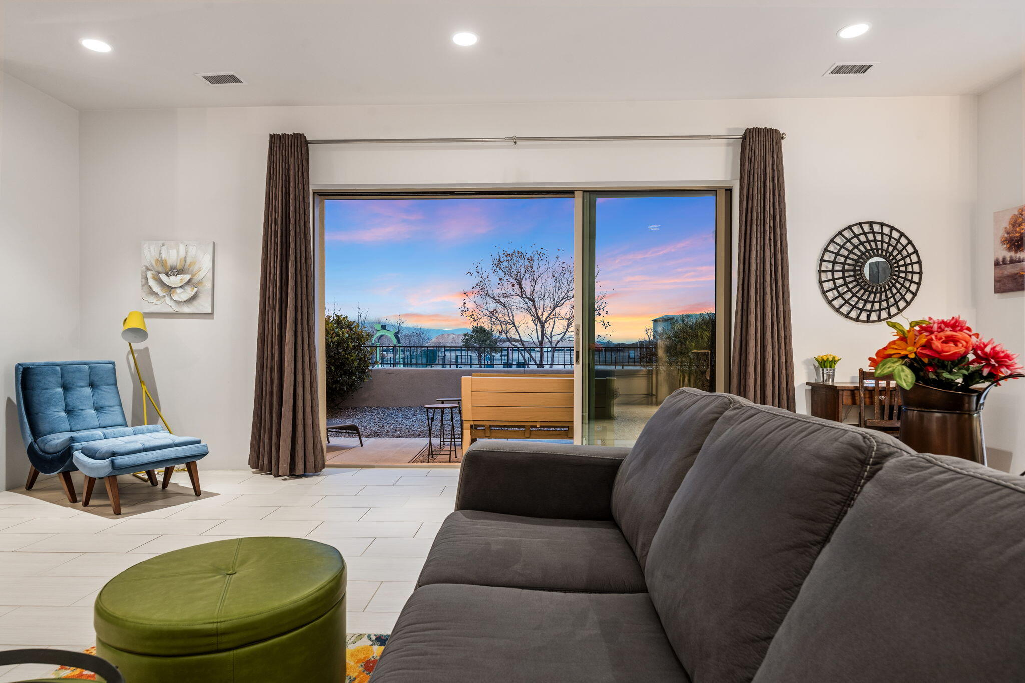 5763 University Boulevard SE