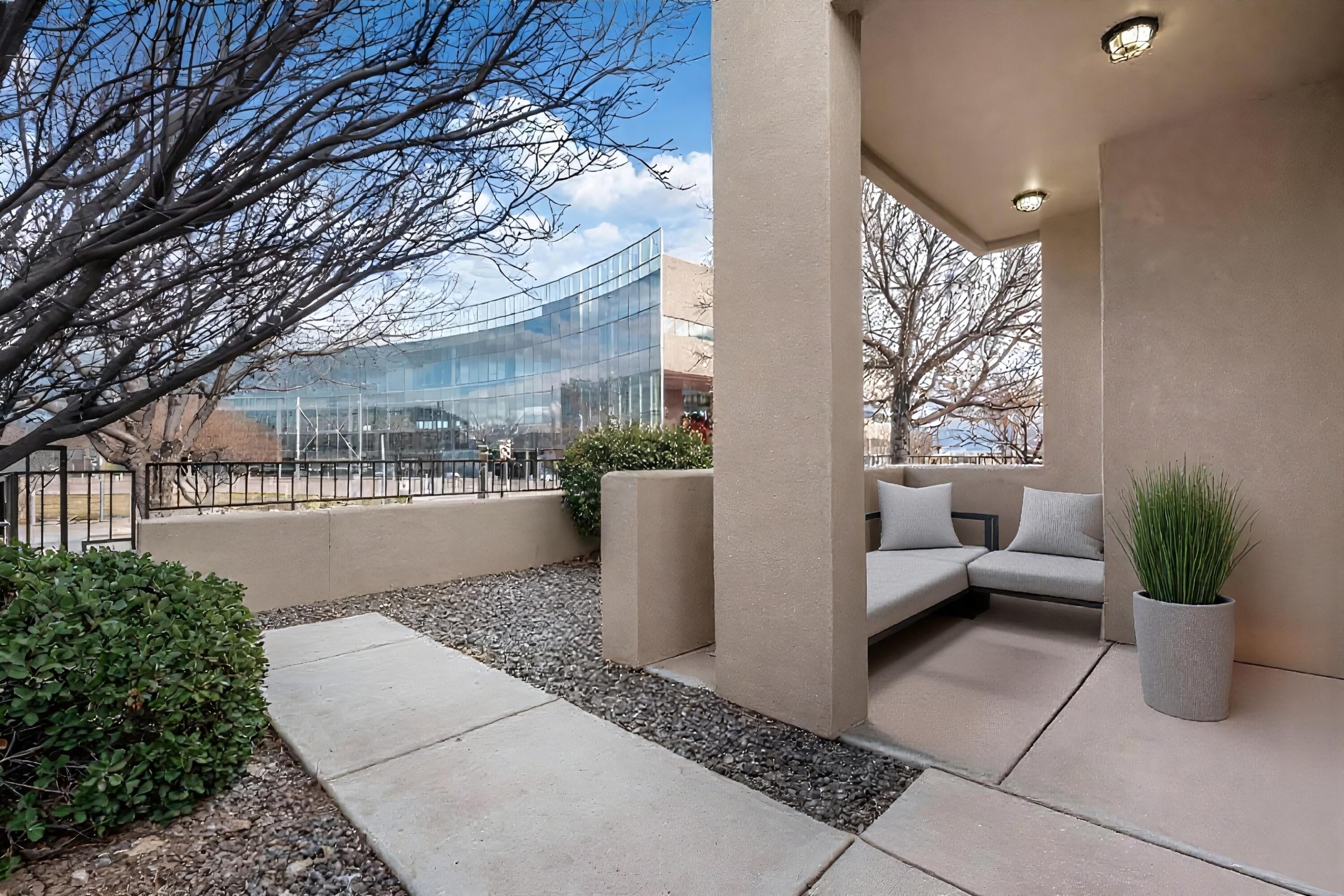 5763 University Boulevard SE