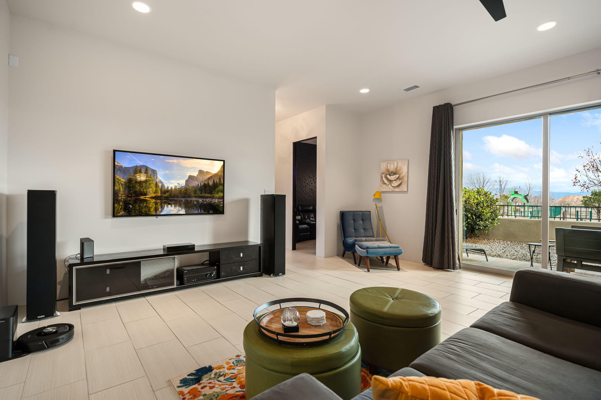 5763 University Boulevard SE