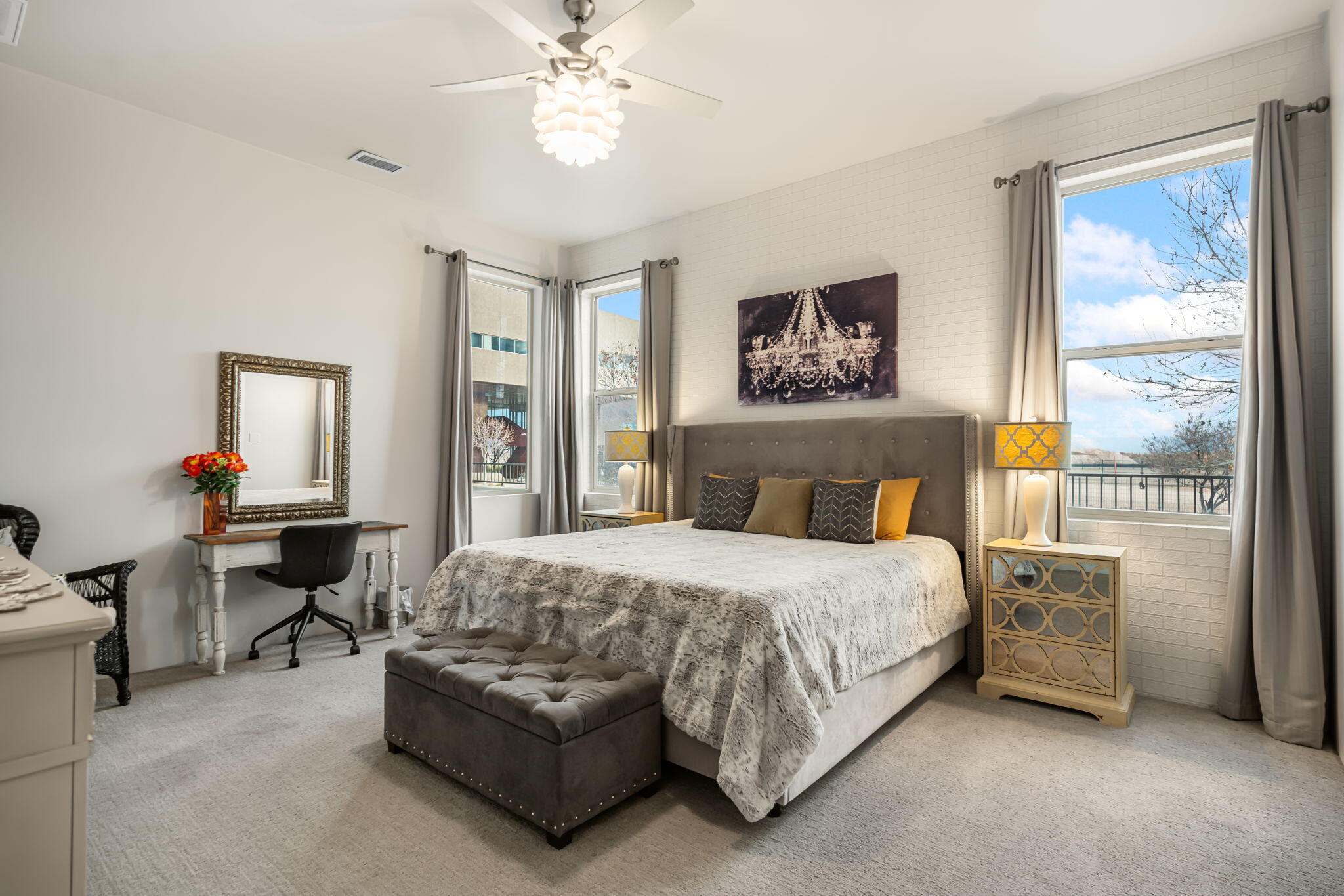 5763 University Boulevard SE