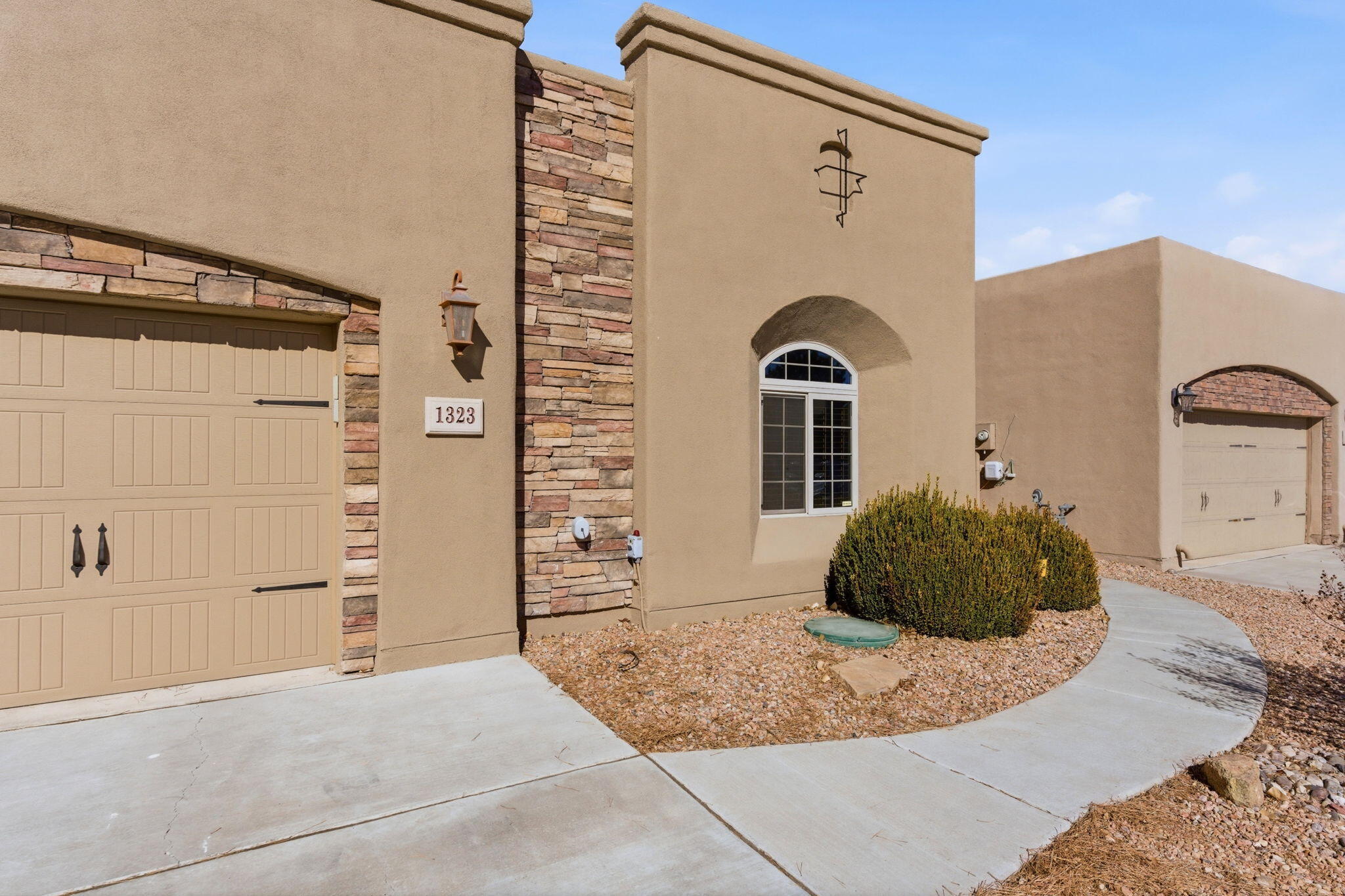 1323 Valle Lane NW