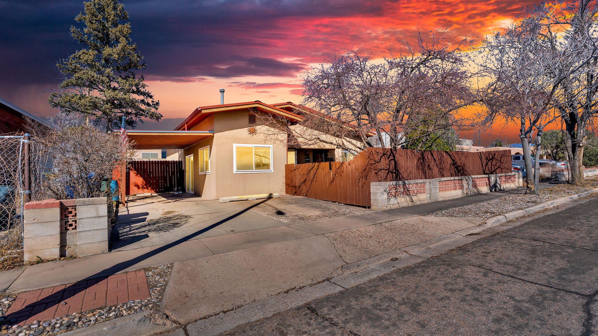 2913 Calle De Oriente