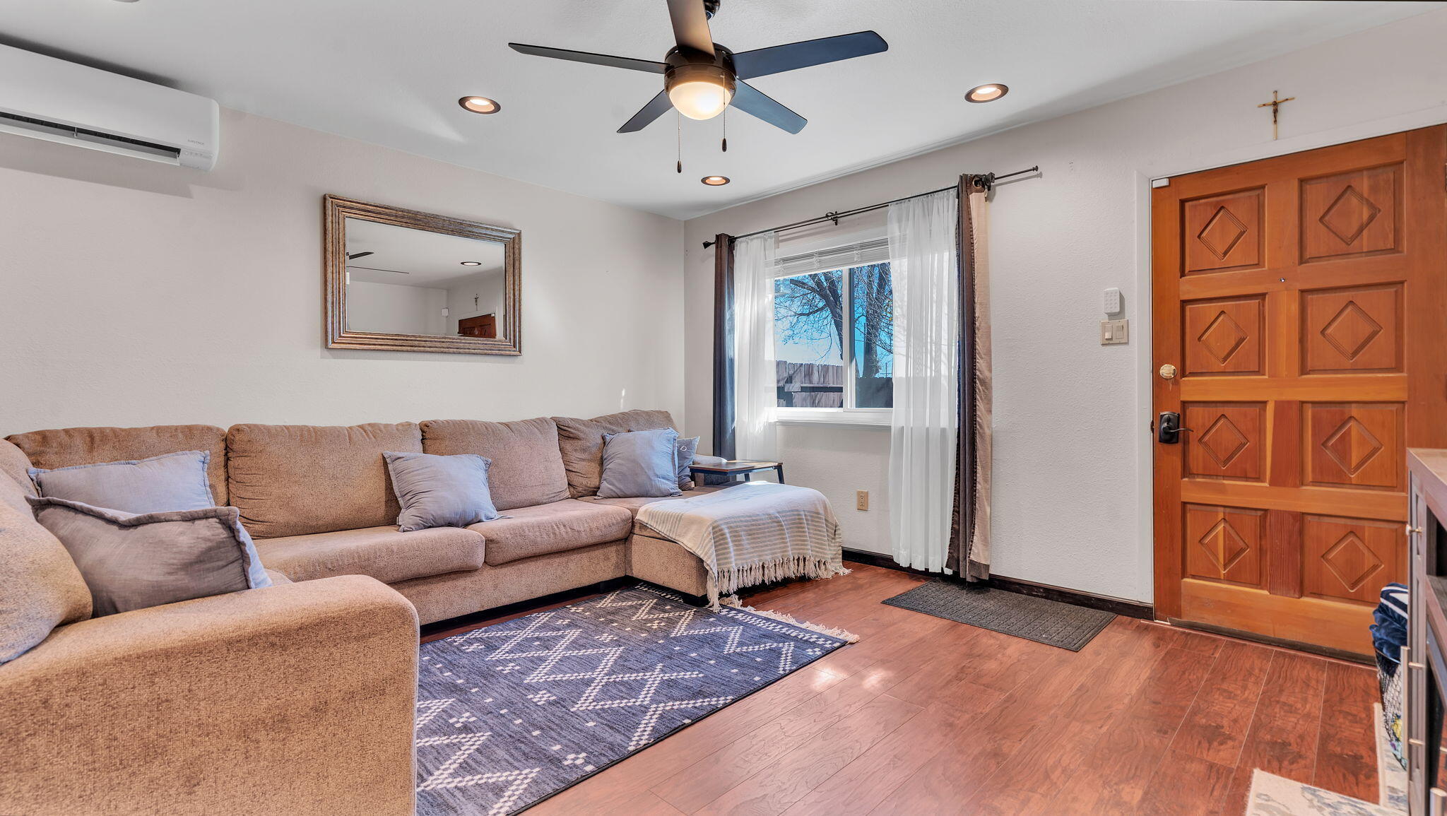 2913 Calle De Oriente