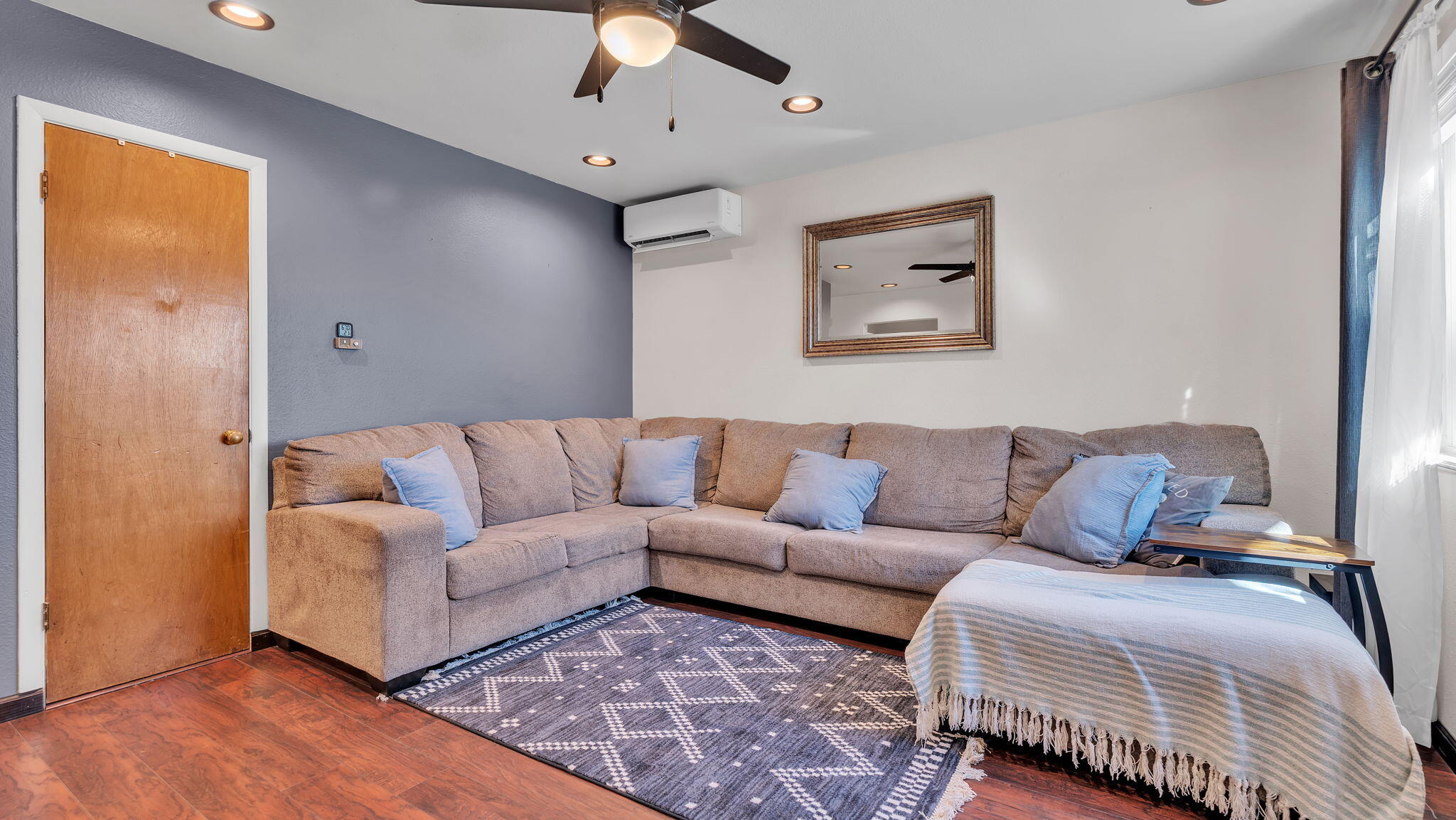 2913 Calle De Oriente