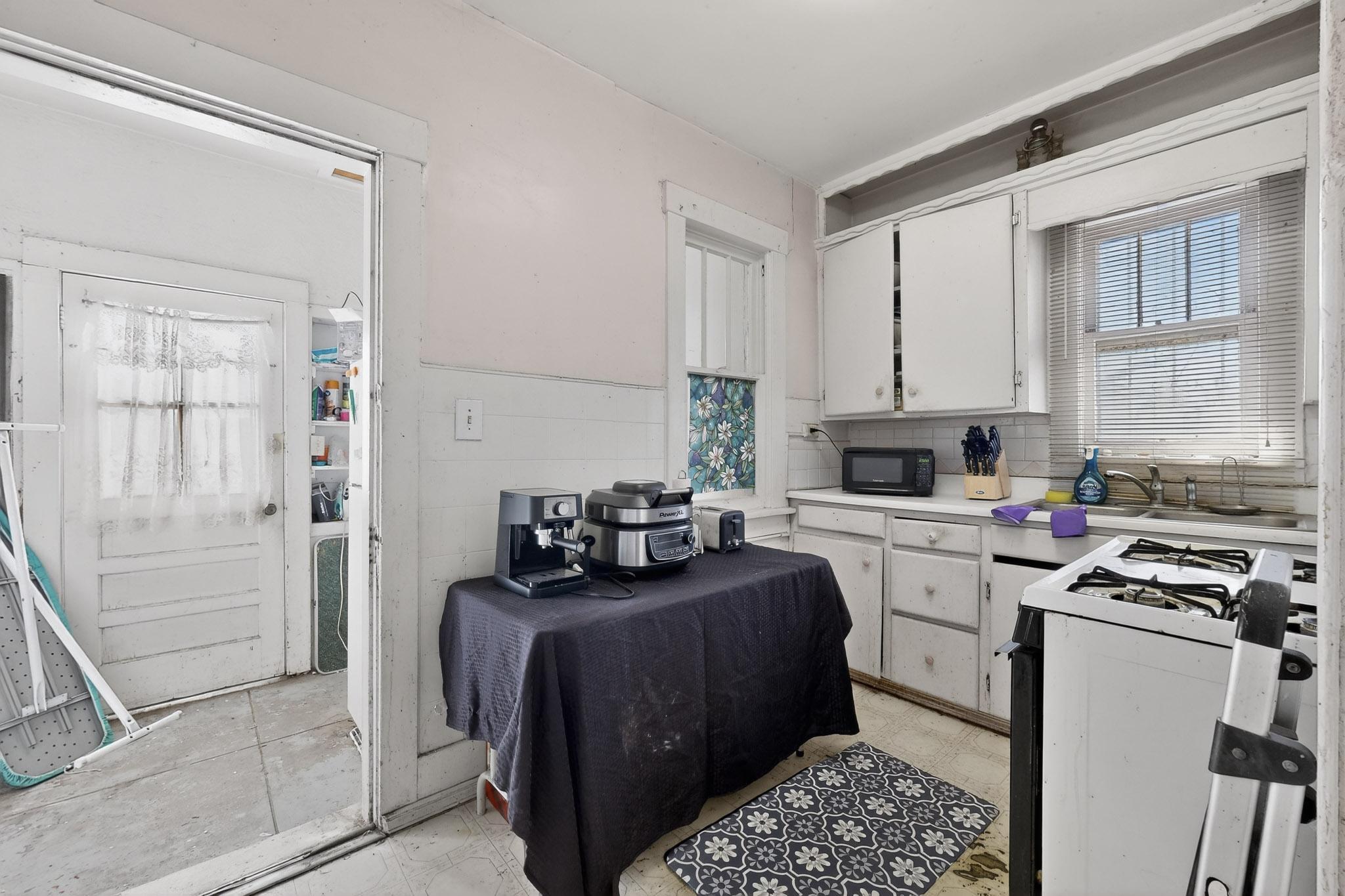 1504 6th Street NW