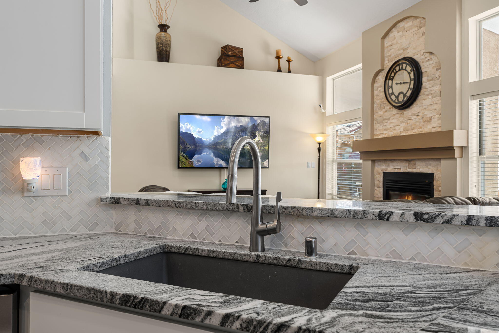 8101 Rancho Lago Court NW