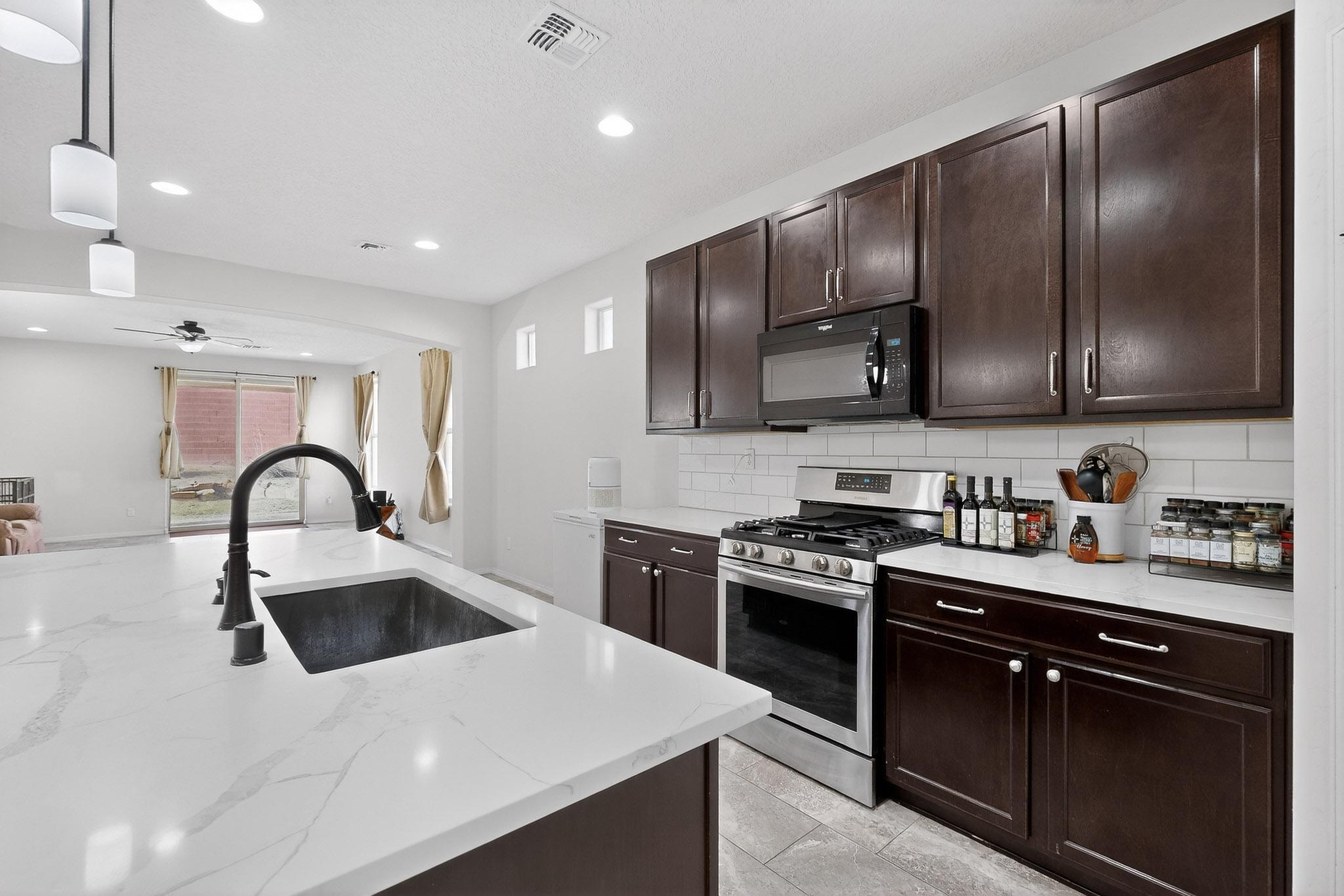 3517 Llano Vista Loop NE