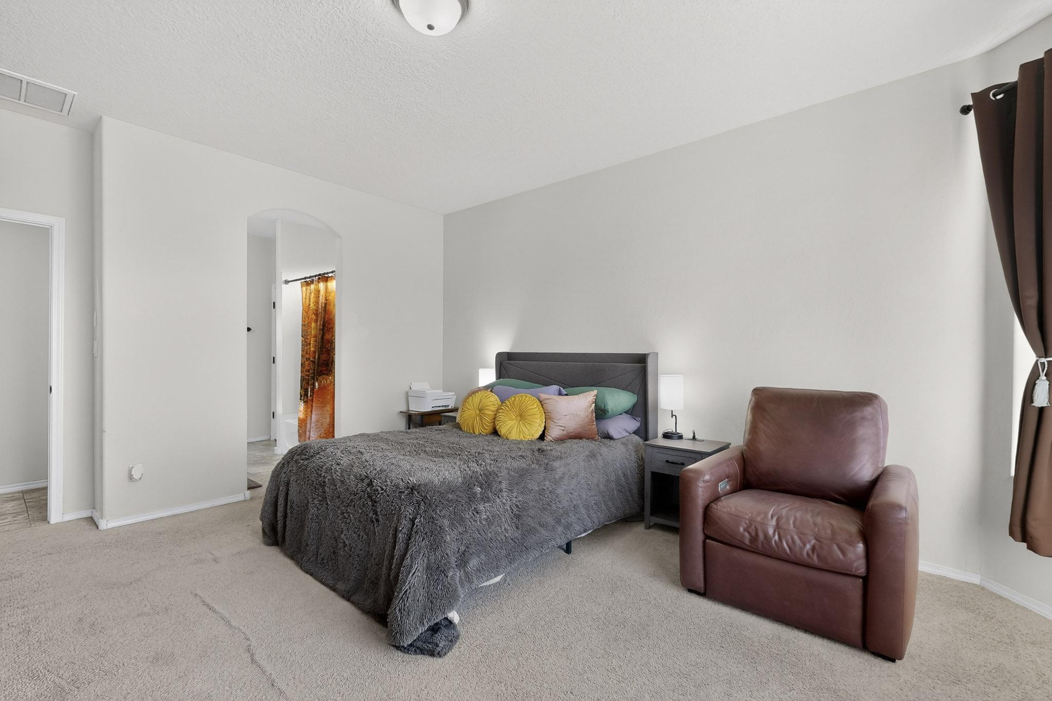 3517 Llano Vista Loop NE