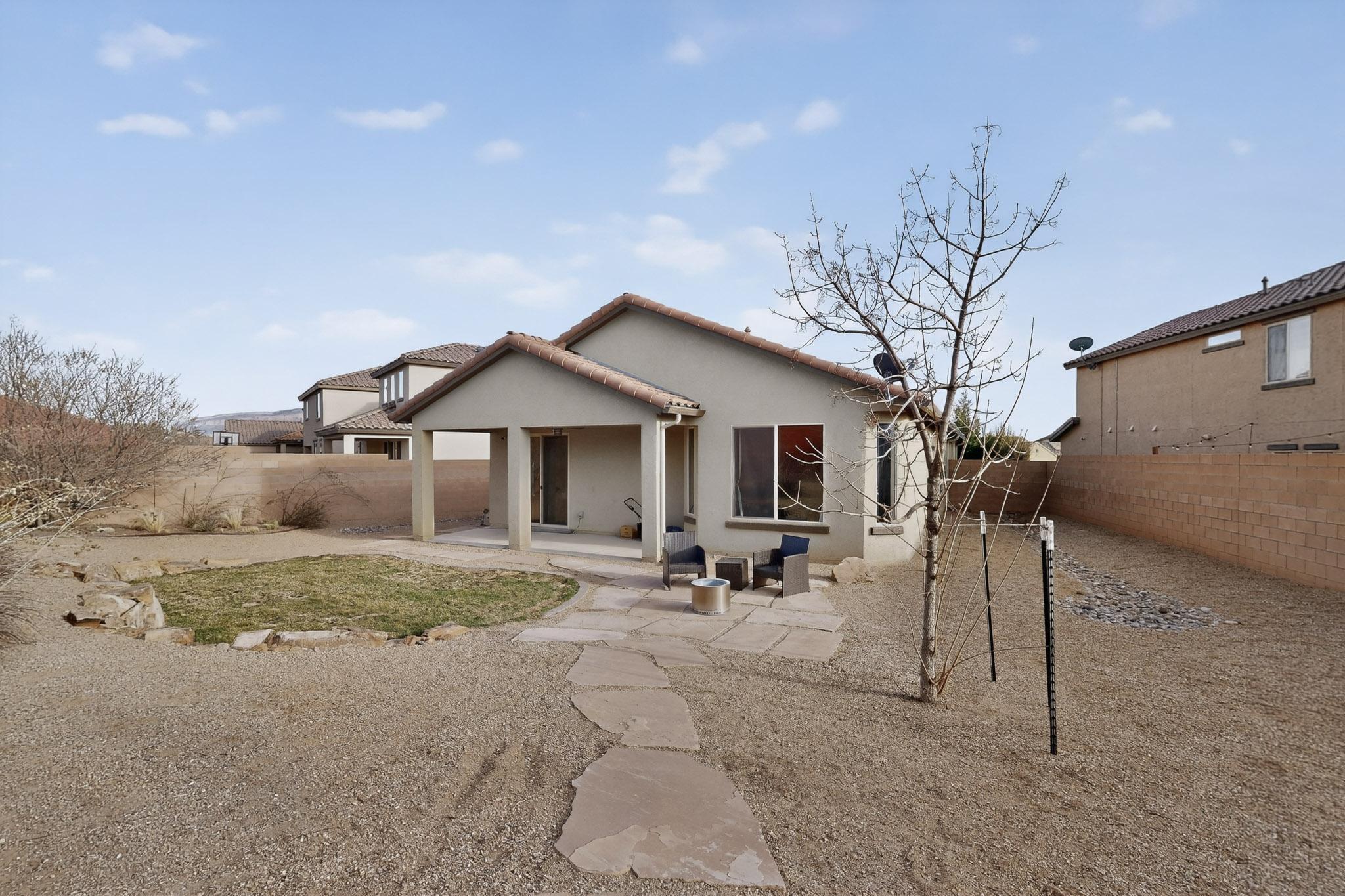 3517 Llano Vista Loop NE